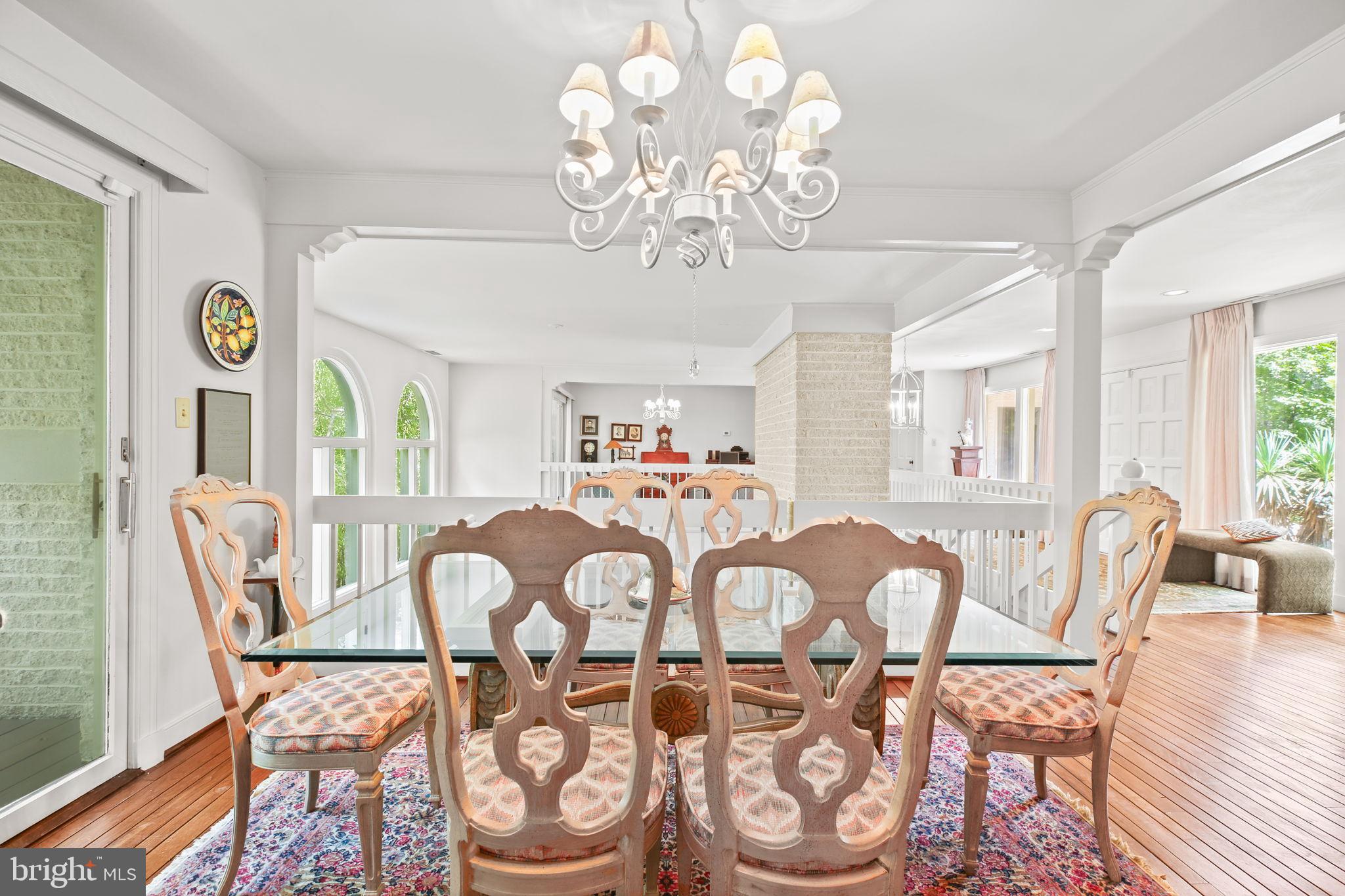 TWIN LAKES - Residential