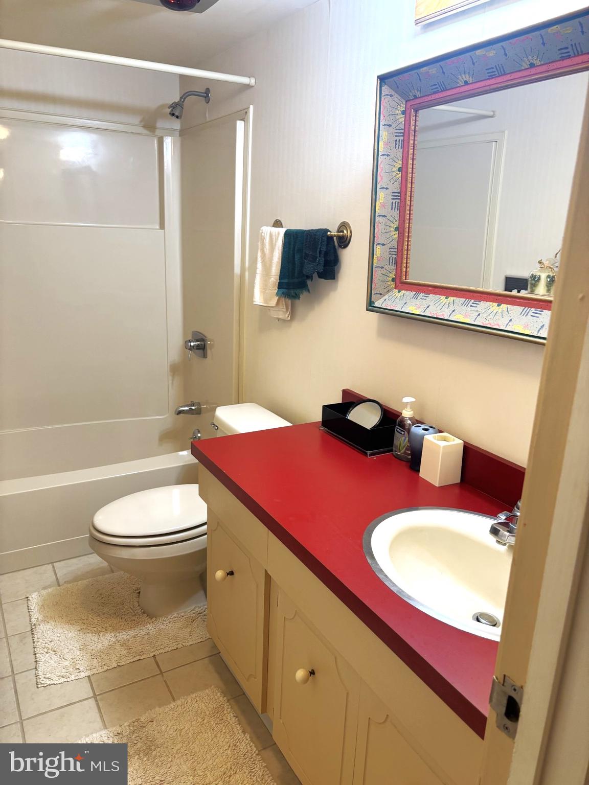 TWIN LAKES - Residential