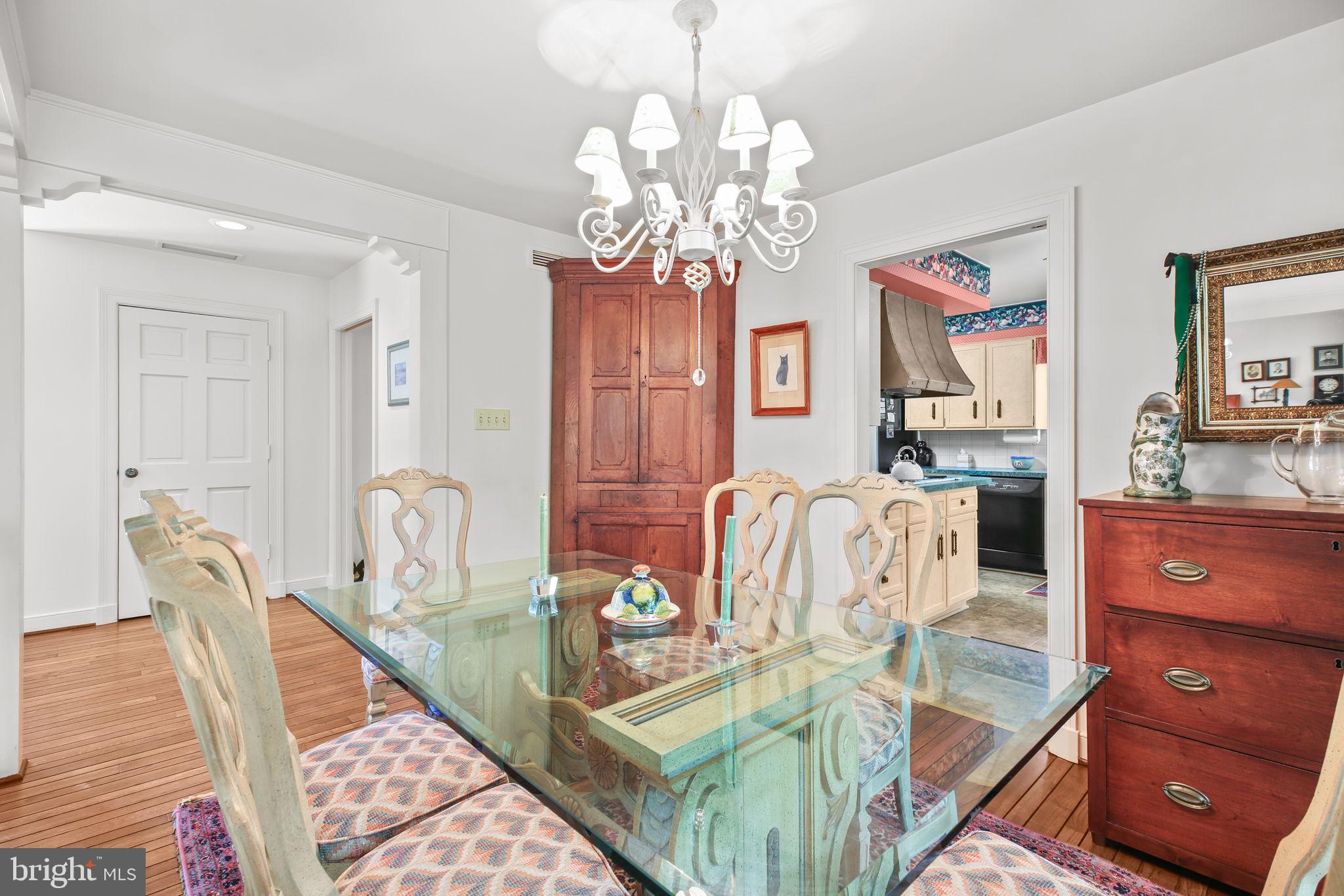 TWIN LAKES - Residential