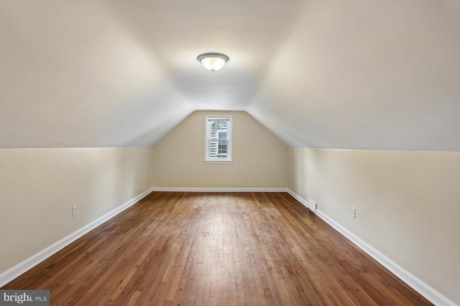 NORTH KENSINGTON - Residential