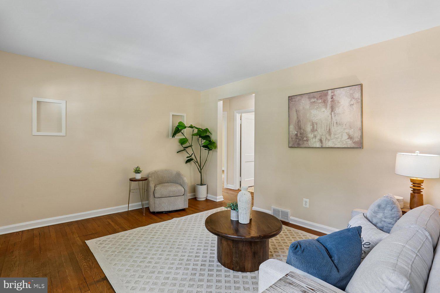 NORTH KENSINGTON - Residential