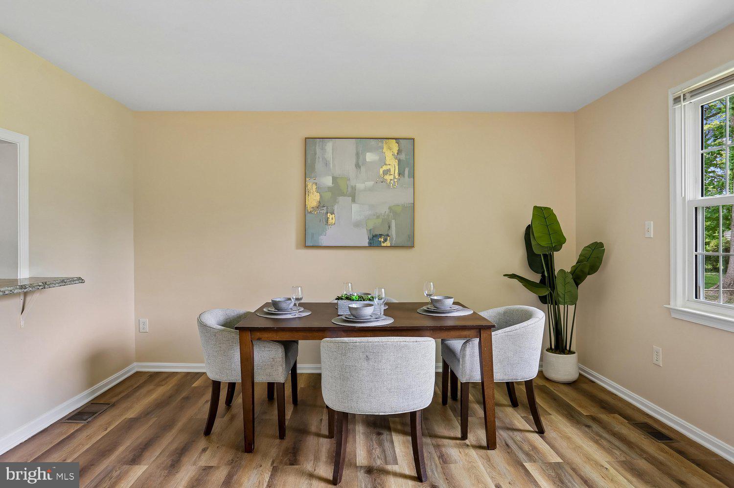 NORTH KENSINGTON - Residential