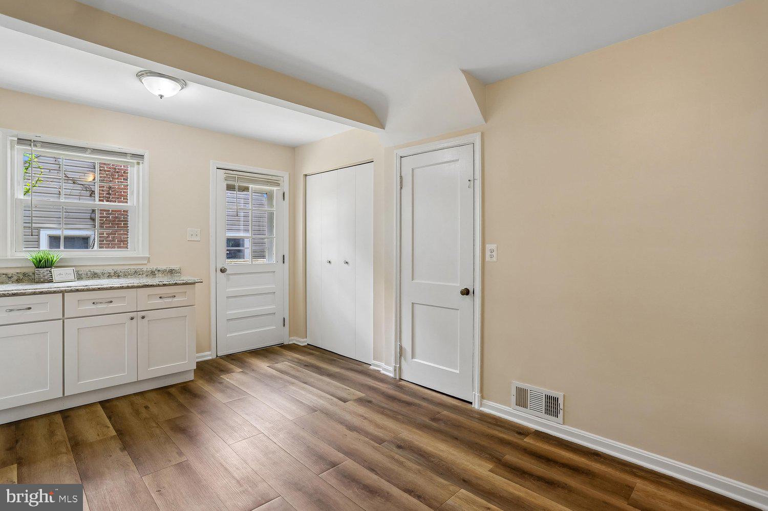NORTH KENSINGTON - Residential