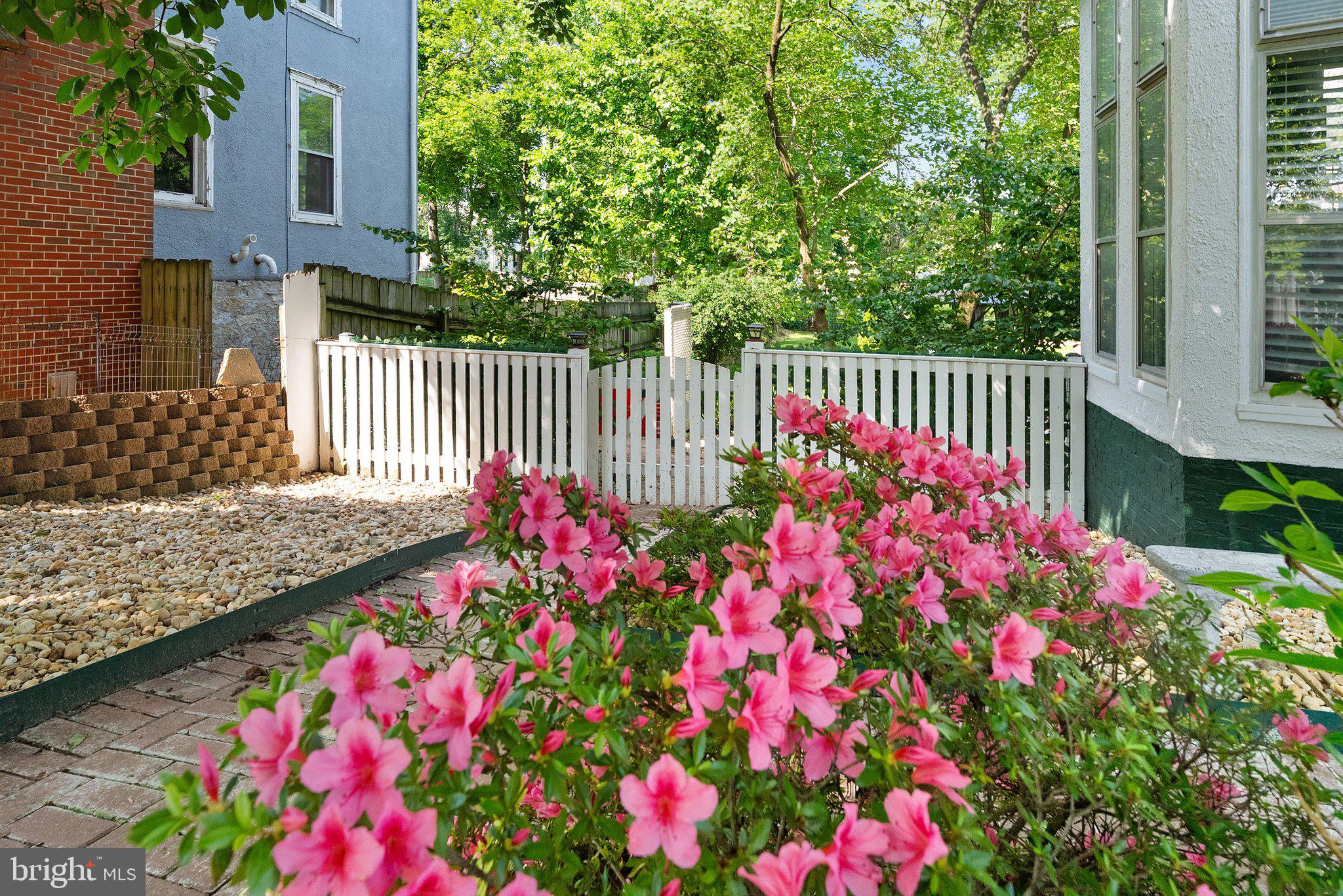 CHARLES TOWN - Residential