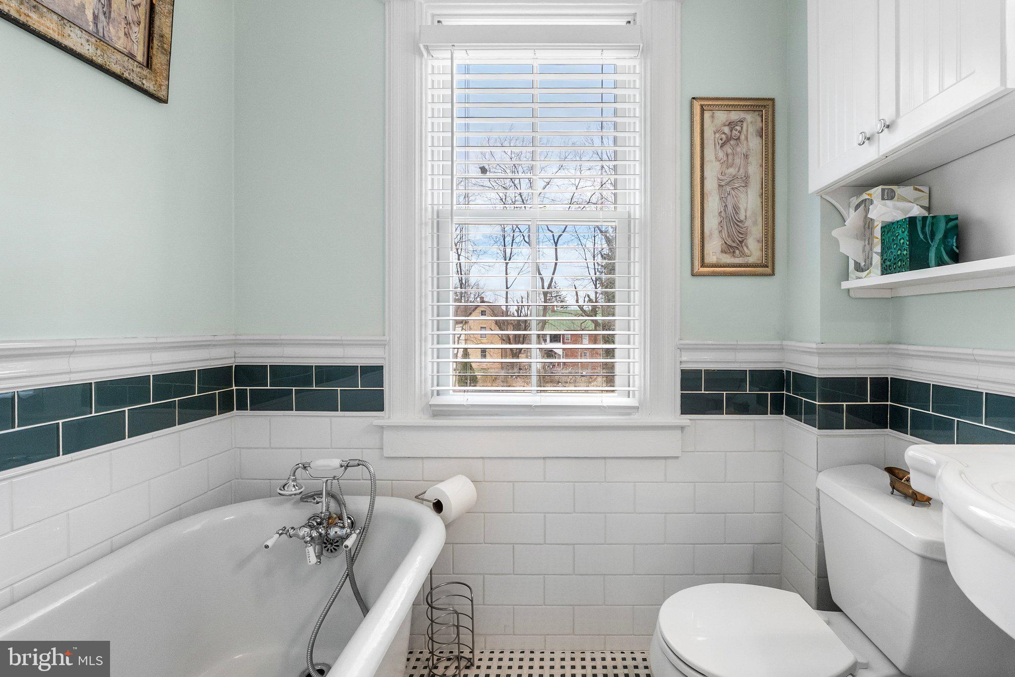 CHARLES TOWN - Residential