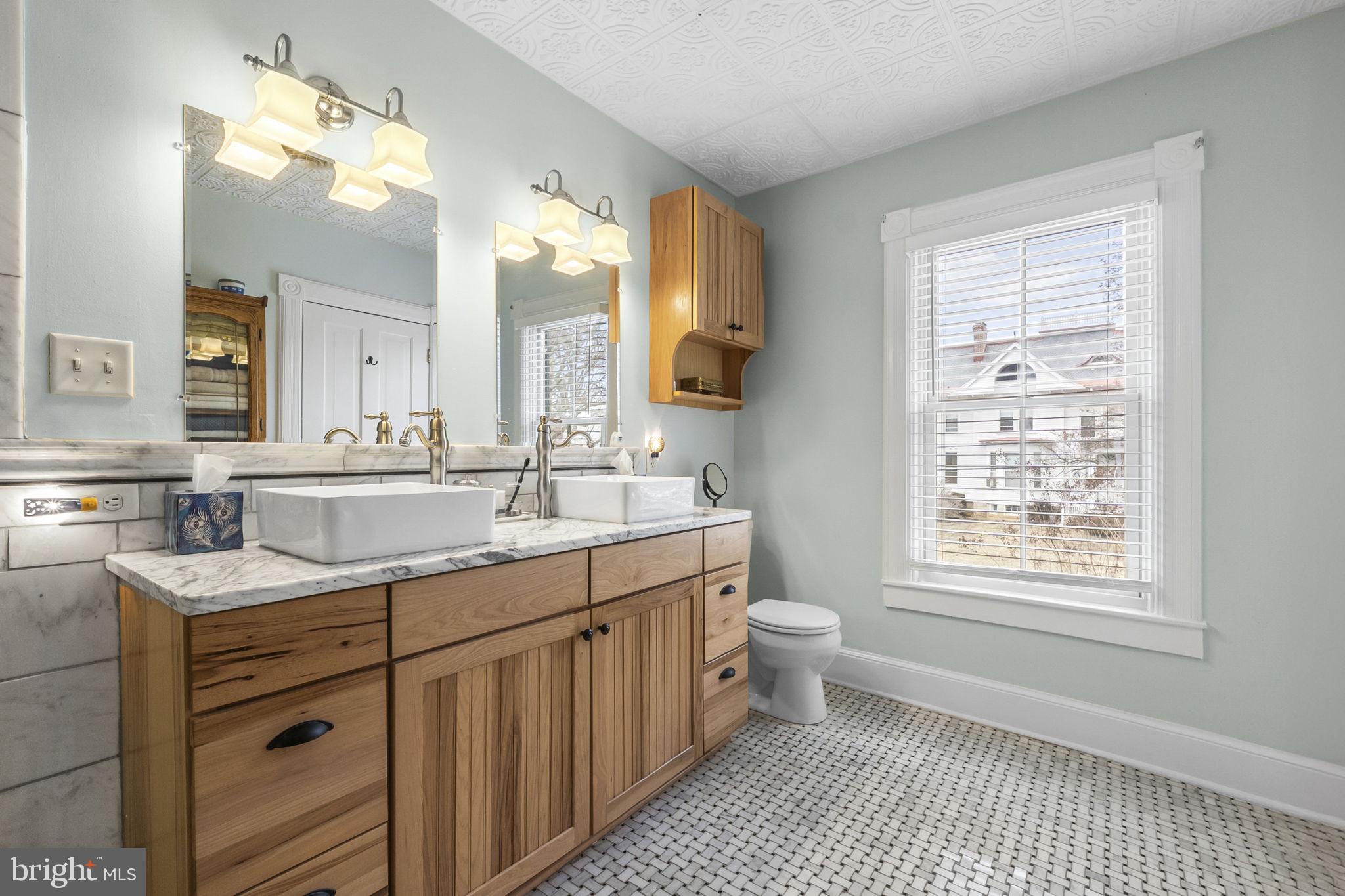 CHARLES TOWN - Residential