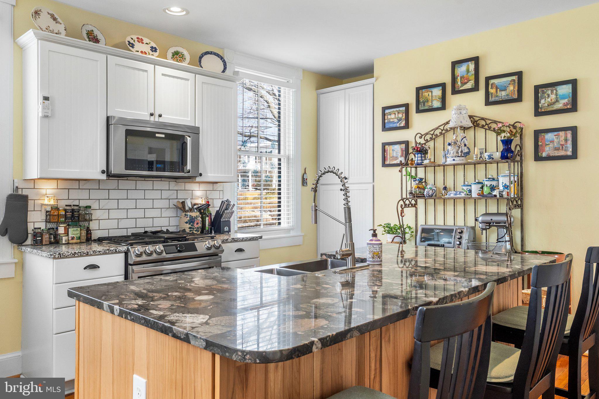 CHARLES TOWN - Residential