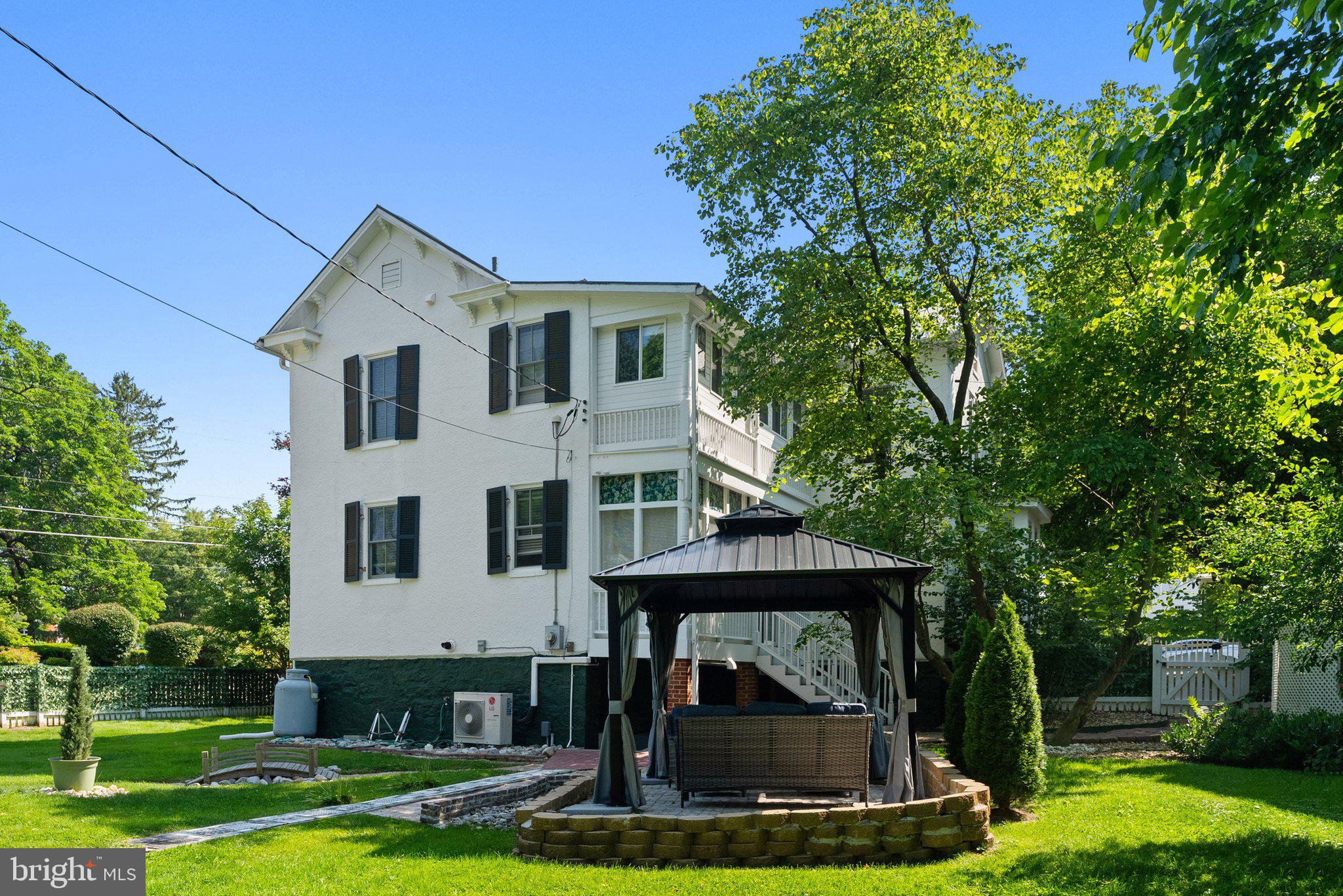 CHARLES TOWN - Residential