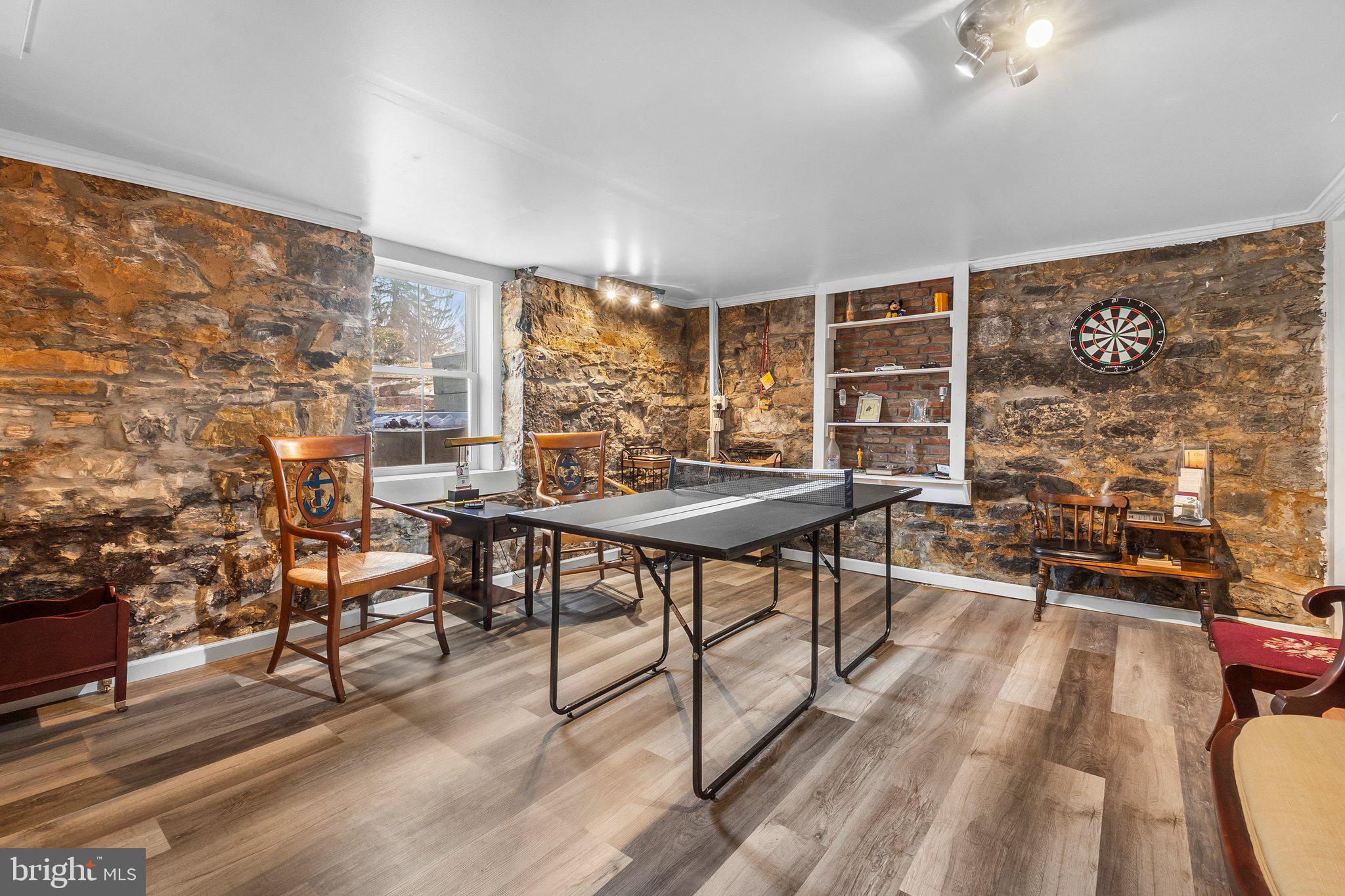 CHARLES TOWN - Residential