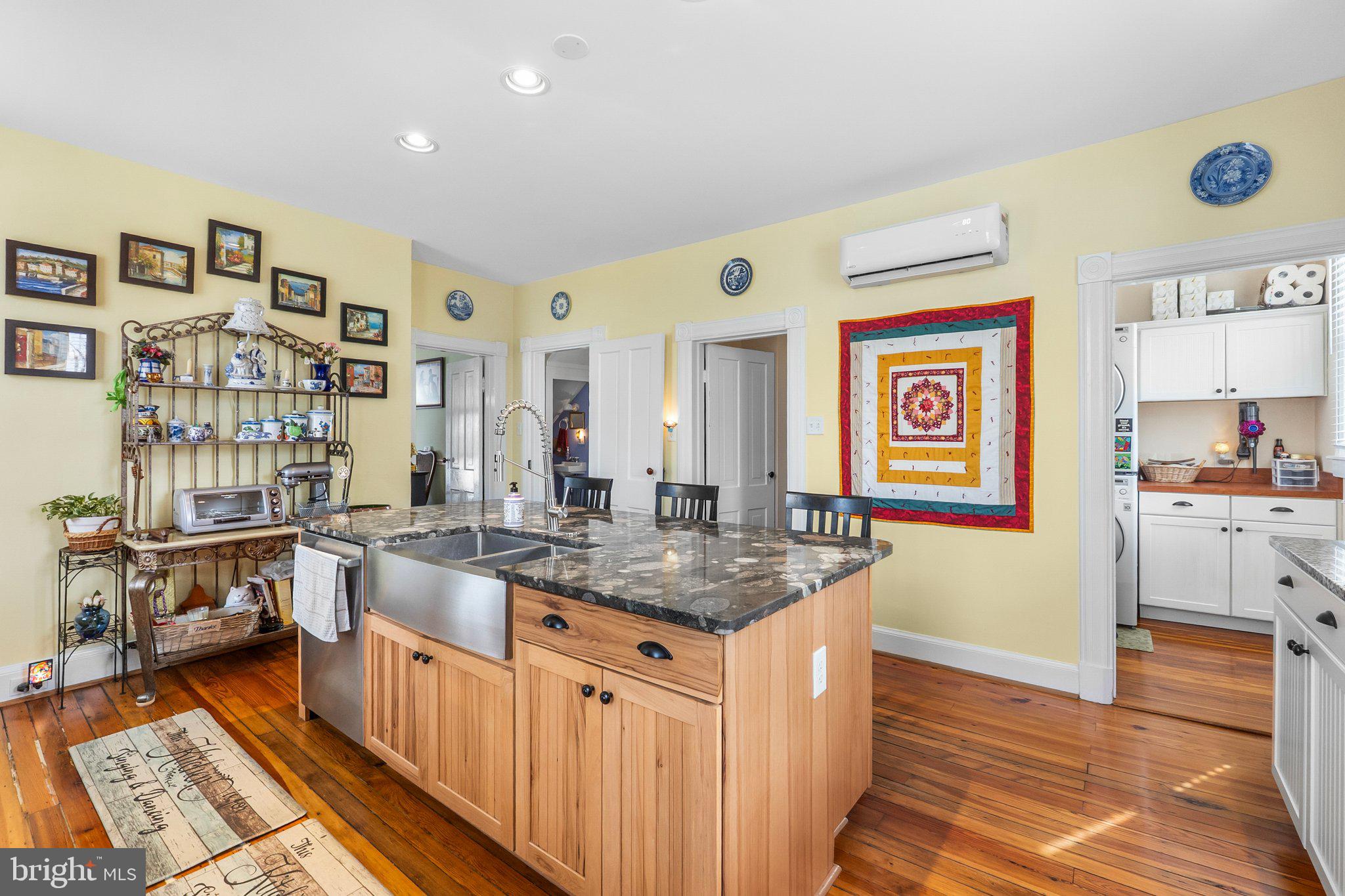 CHARLES TOWN - Residential