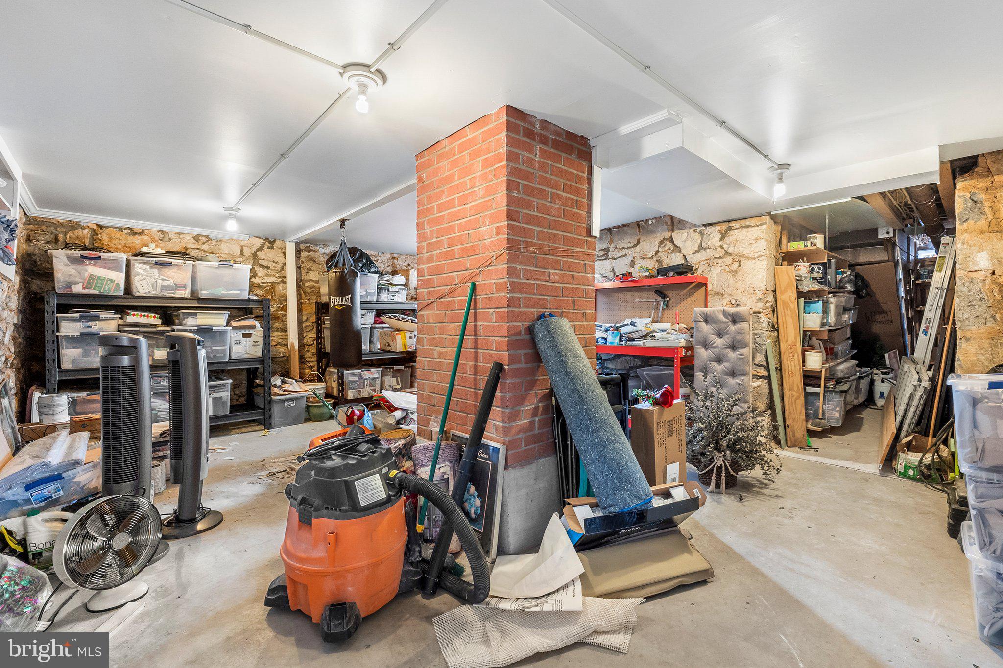 CHARLES TOWN - Residential