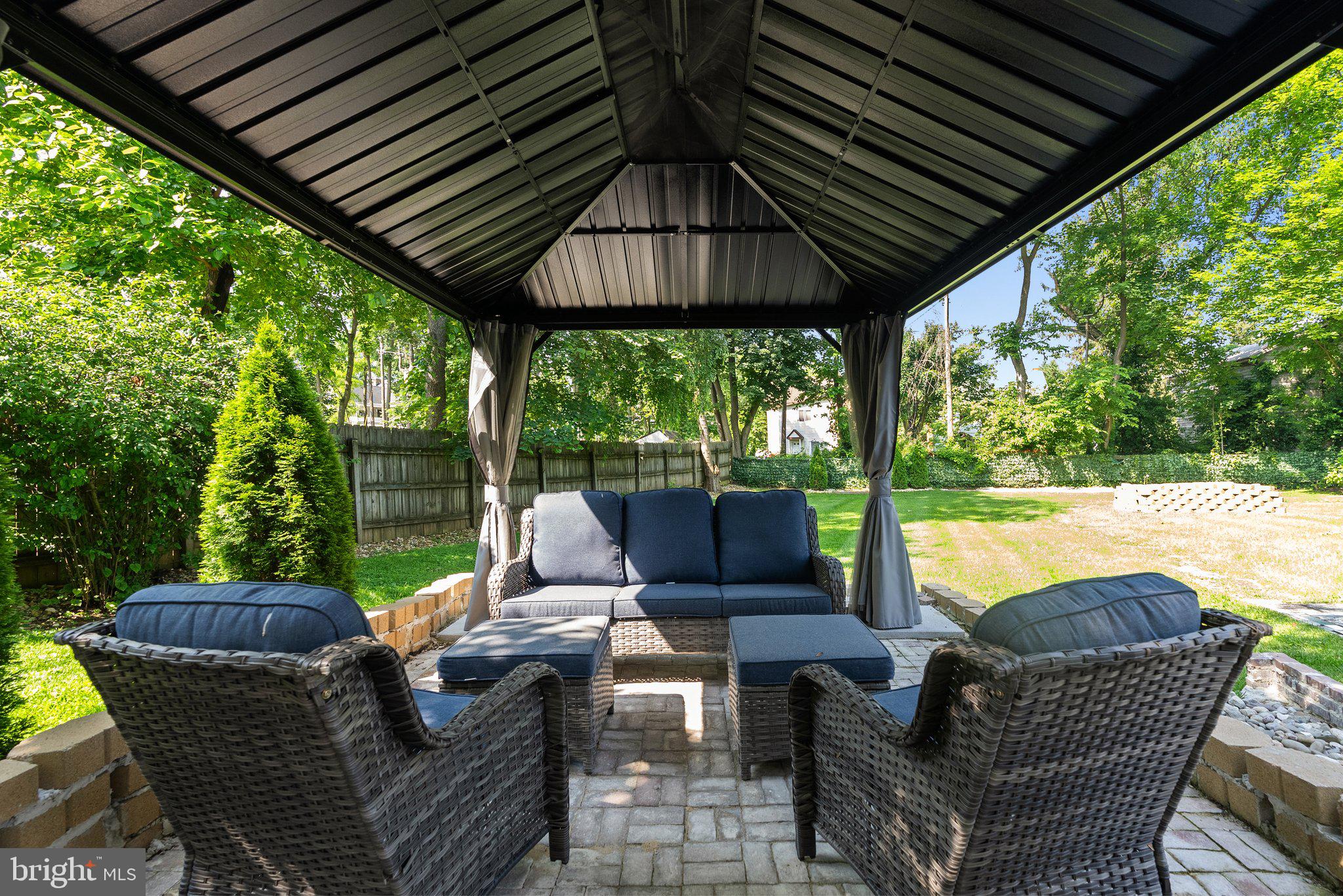 CHARLES TOWN - Residential