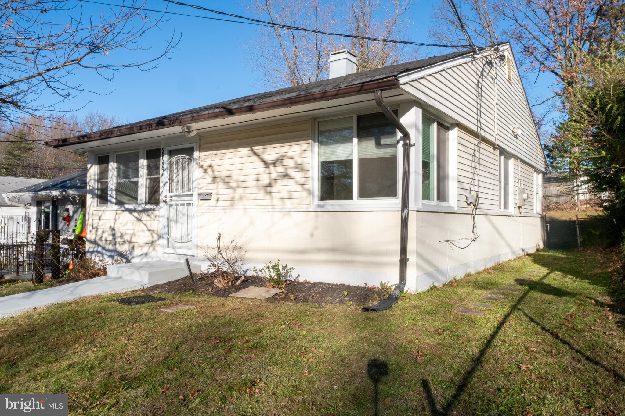 PALMER PARK 01 - Residential Lease