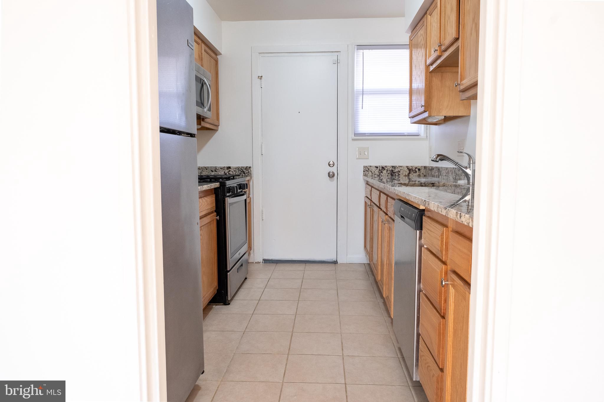 PALMER PARK 01 - Residential Lease