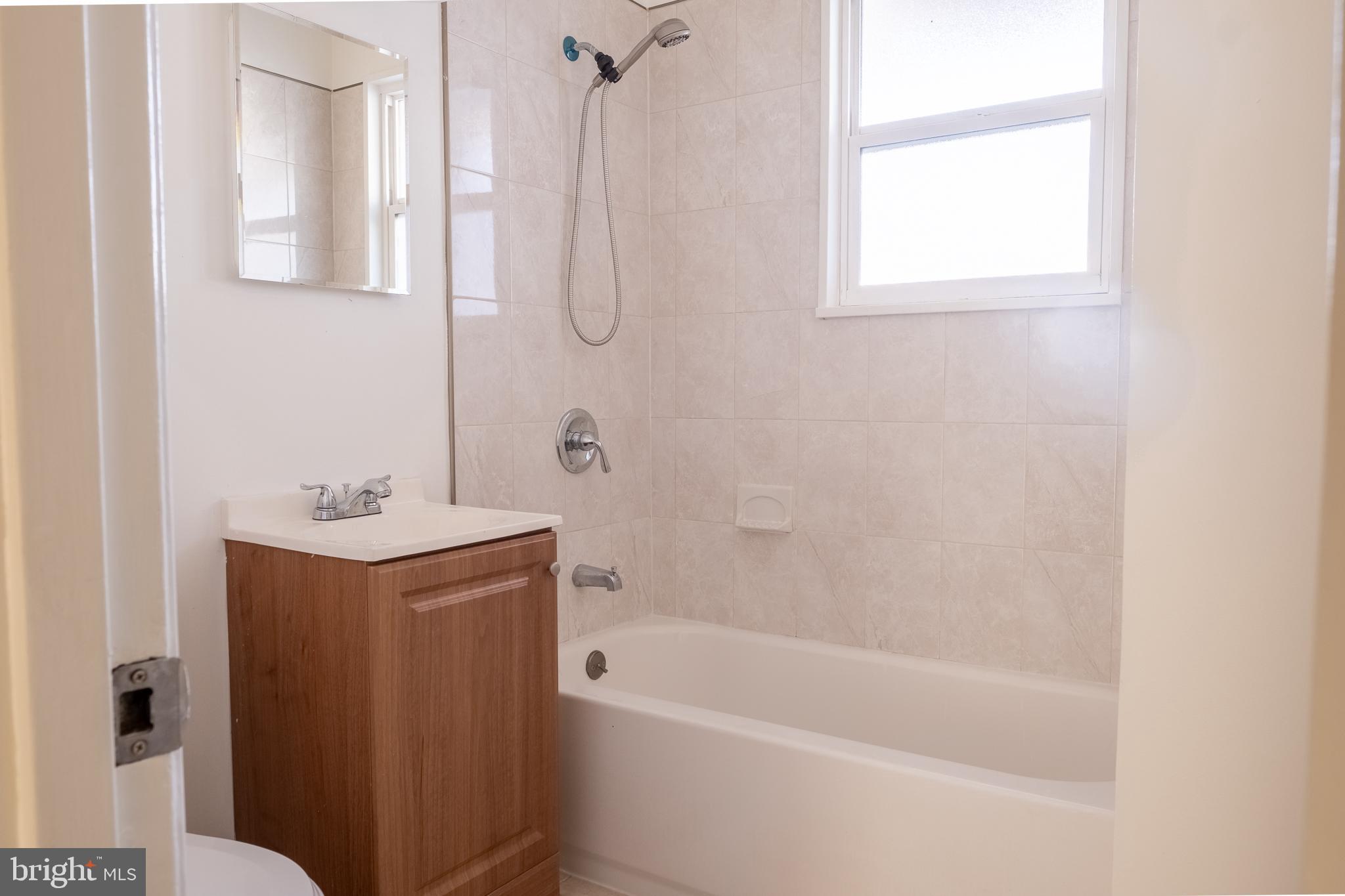 PALMER PARK 01 - Residential Lease