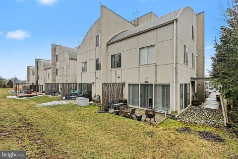 Photo of 130 Blue Ridge Circle, HARRISBURG, PA 17110 (MLS # PADA2057268)