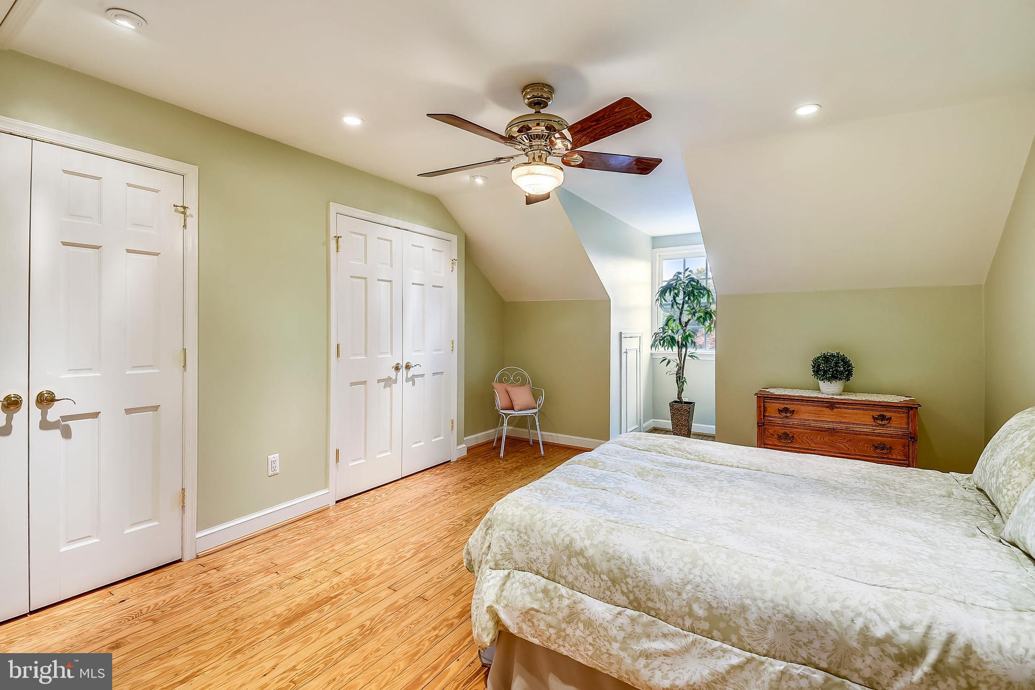 PITT MEWS - Residential