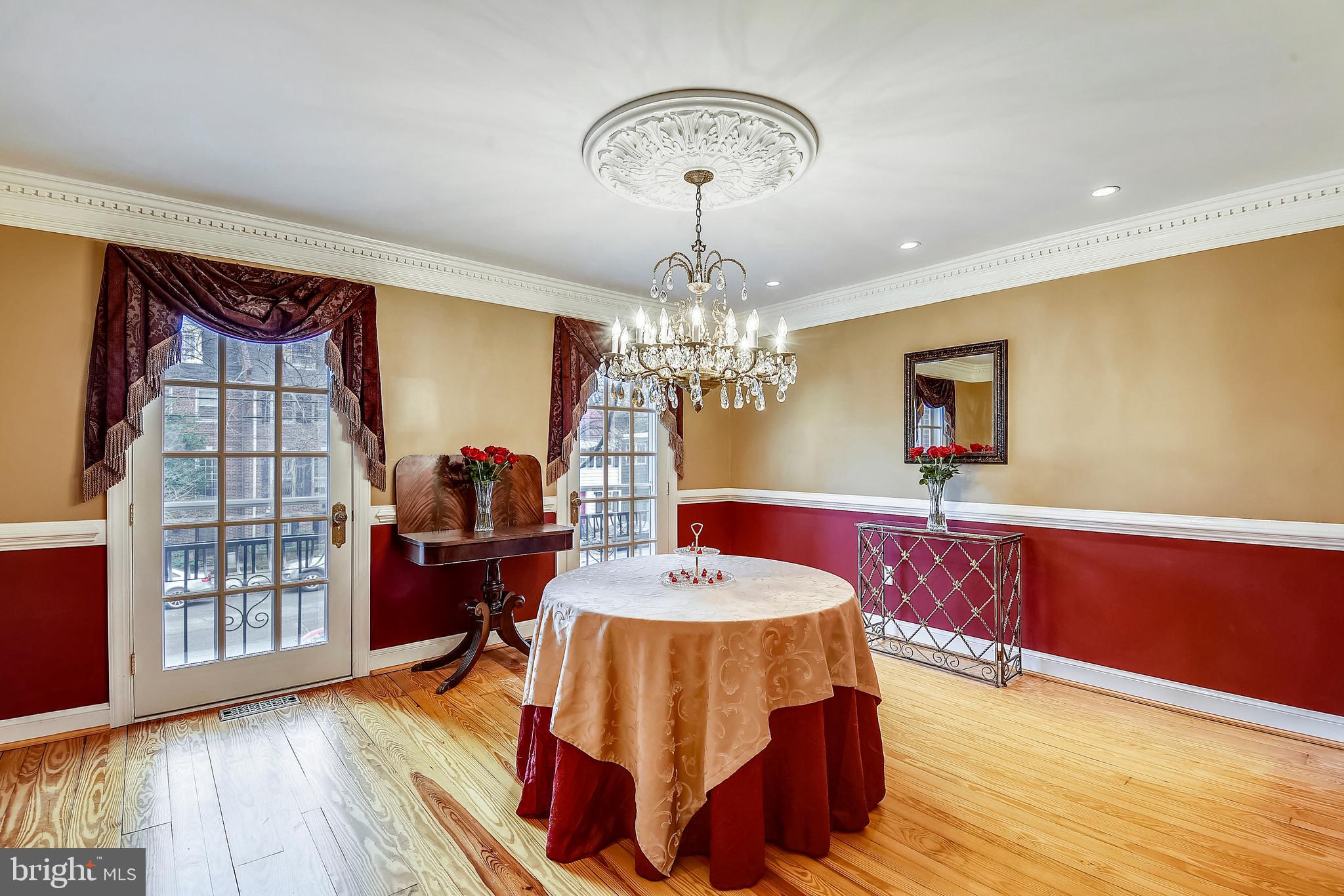 PITT MEWS - Residential