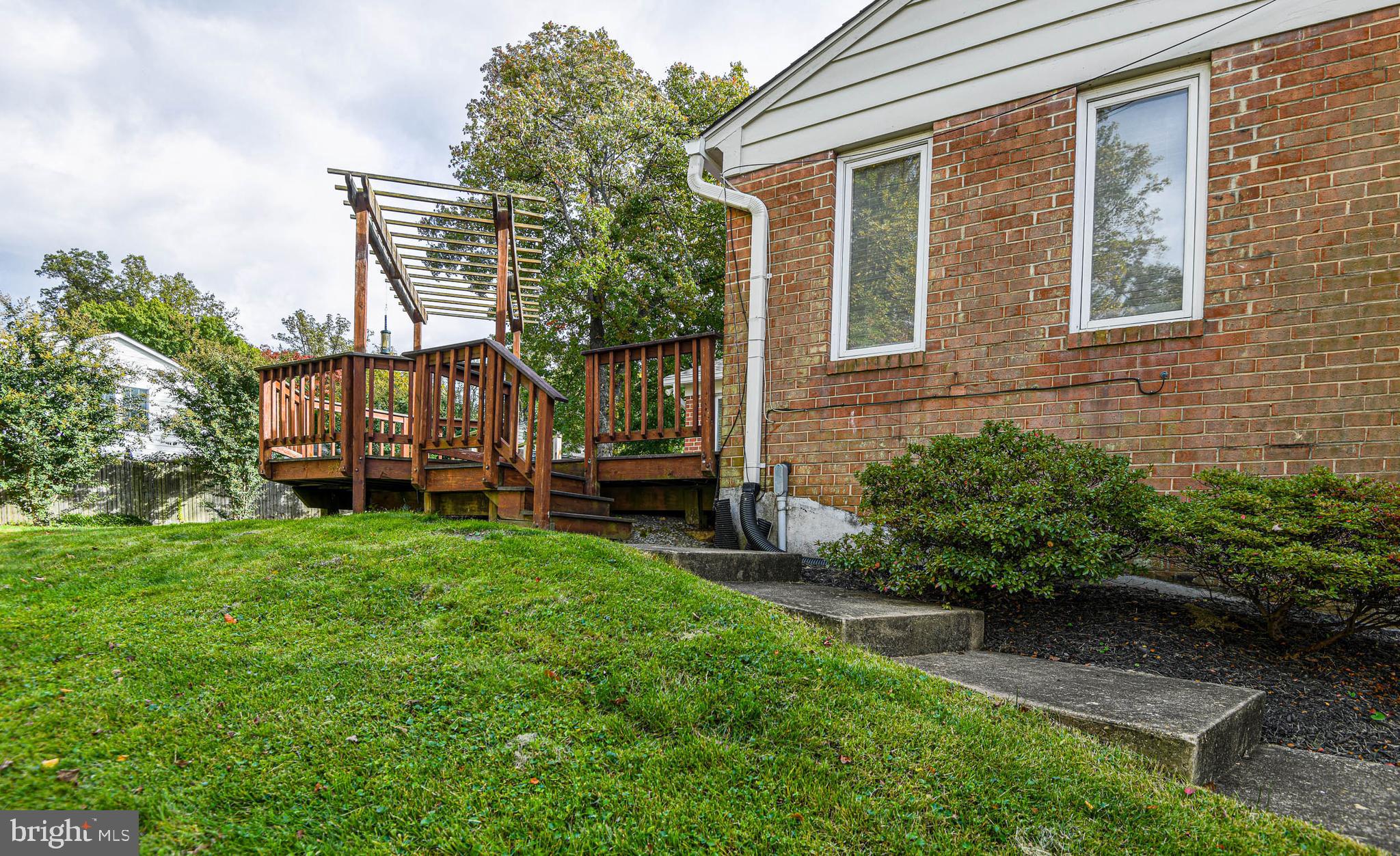 STRATTON WOODS - Residential Lease