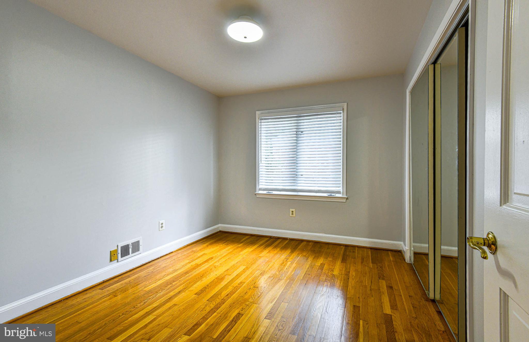 STRATTON WOODS - Residential Lease