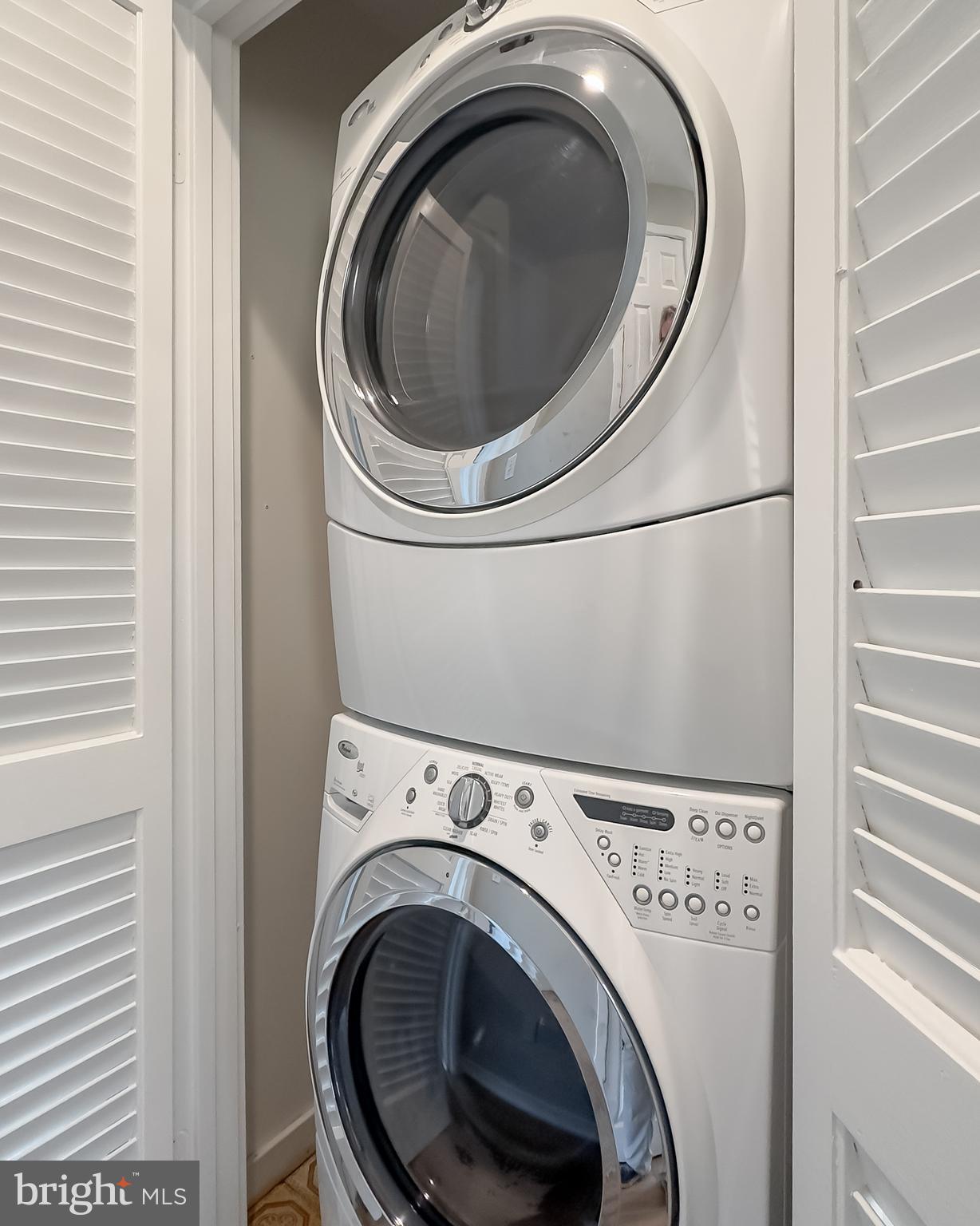 CHESAPEAKE LANDING - Residential