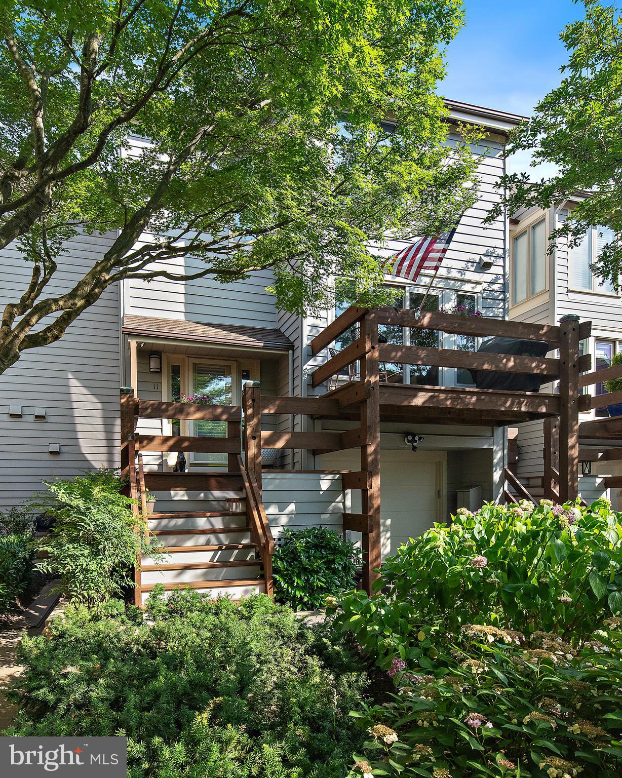 11 CHESAPEAKE LANDING
