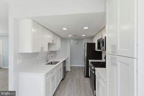 Tiny photo for 13 Abbey Court, FORKED RIVER, NJ 08731 (MLS # NJOC2042080)