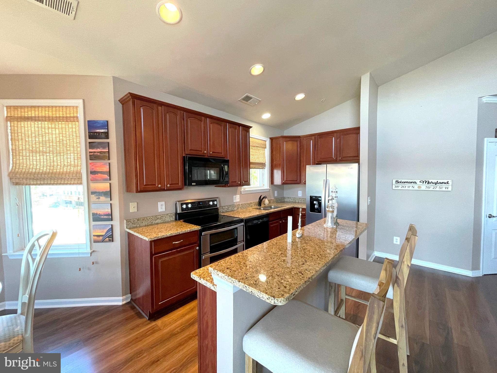 OYSTER BAY CONDOMINIUMS - Residential Lease