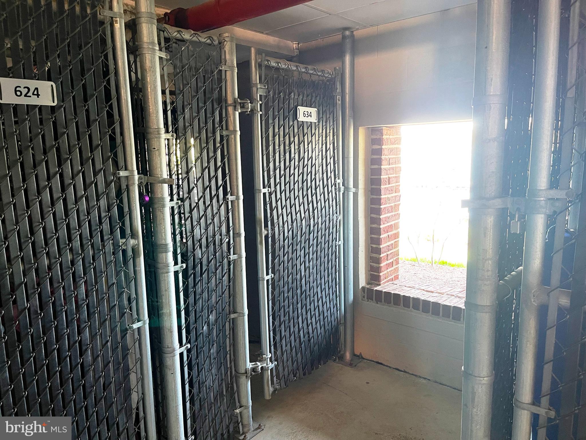 OYSTER BAY CONDOMINIUMS - Residential Lease