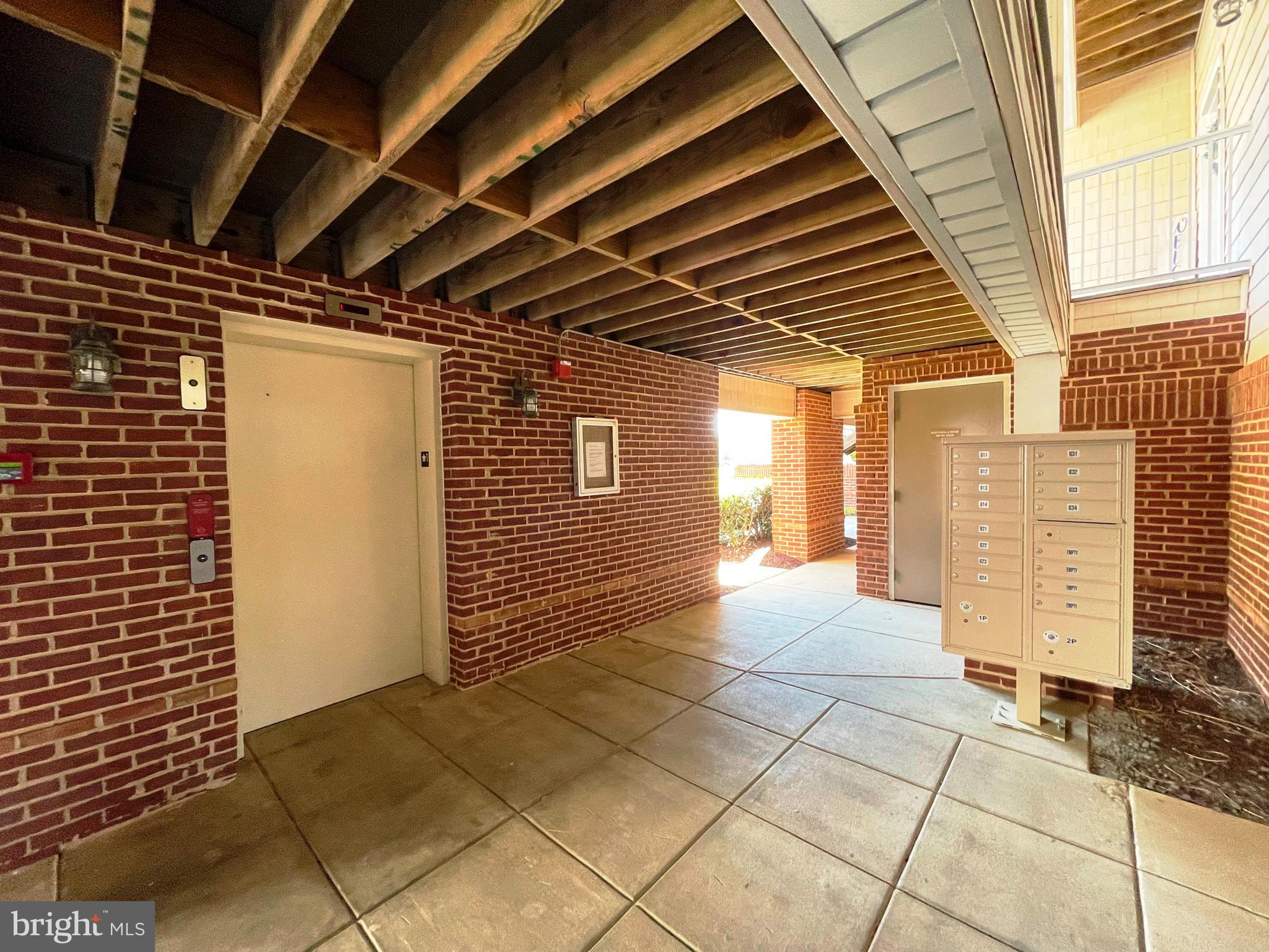 OYSTER BAY CONDOMINIUMS - Residential Lease