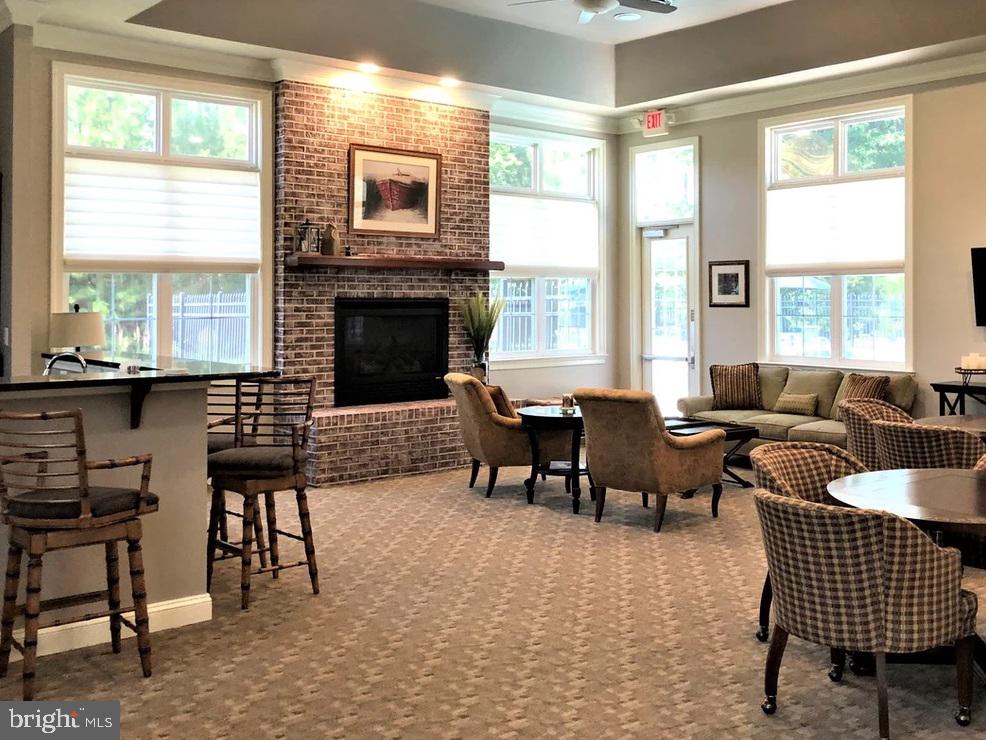 OYSTER BAY CONDOMINIUMS - Residential Lease