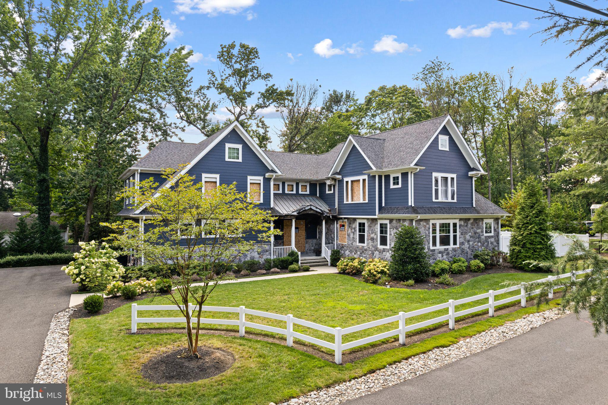 582 JOBEL DRIVE