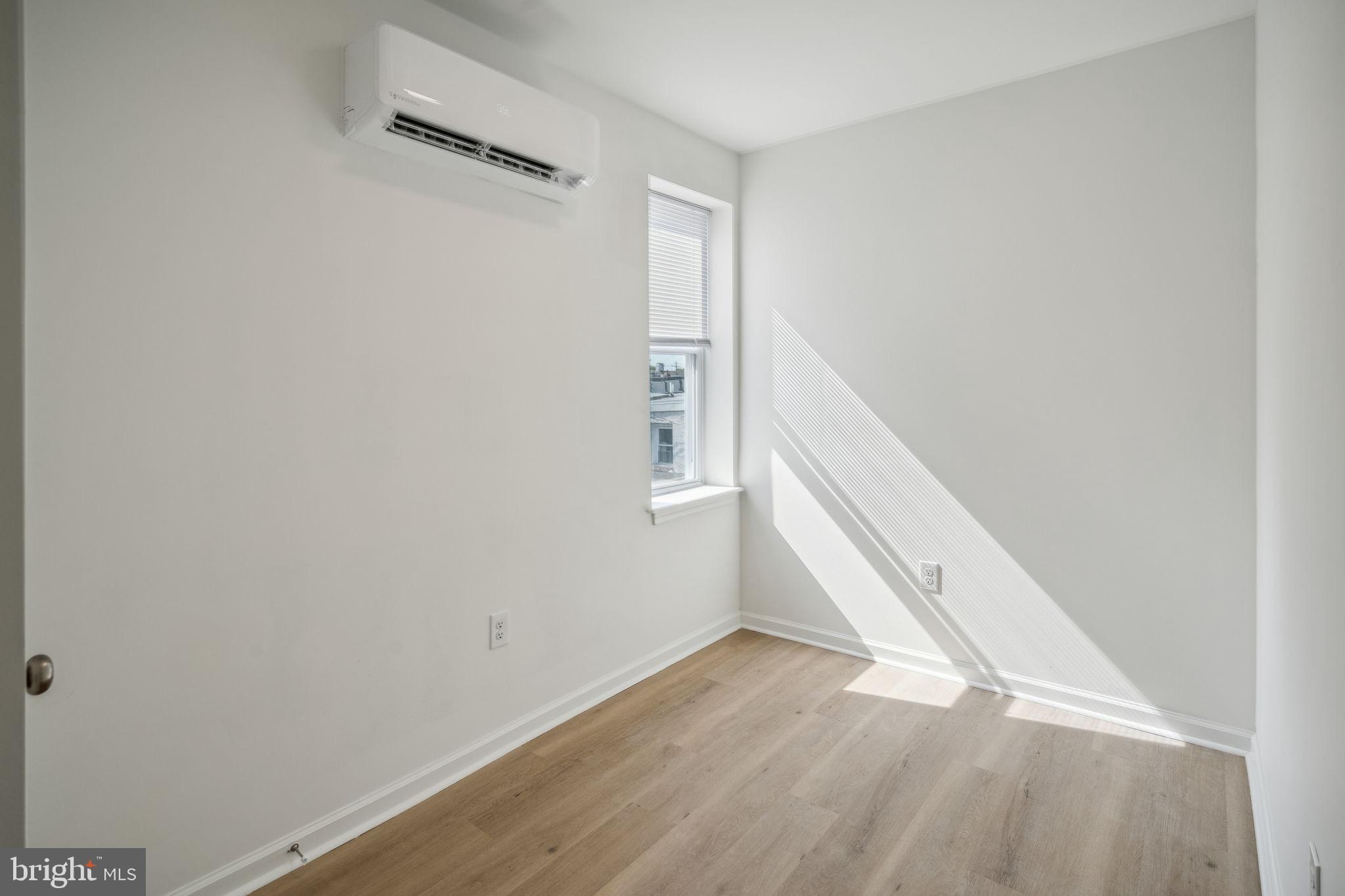 KENSINGTON - Residential Lease