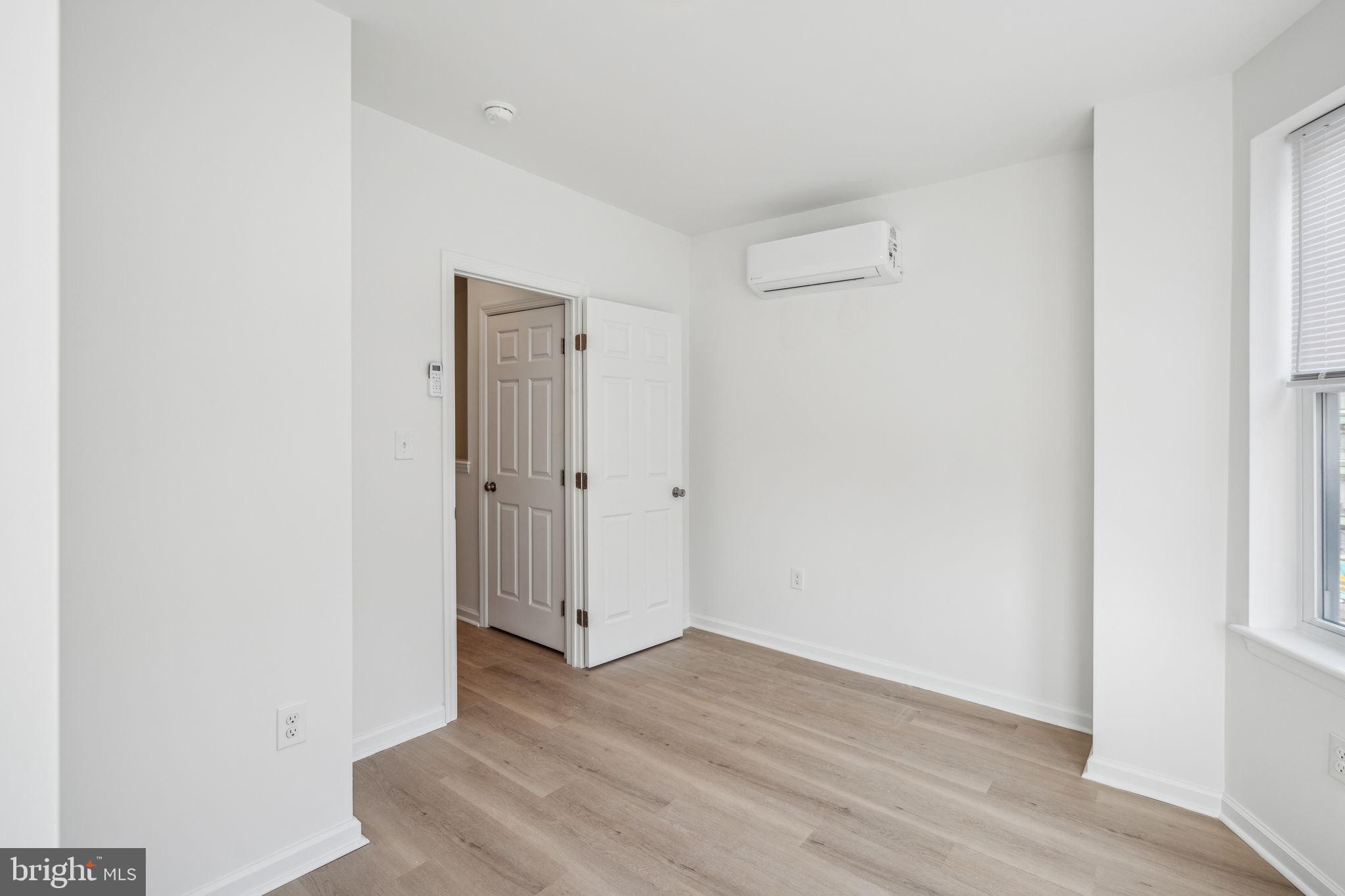 KENSINGTON - Residential Lease