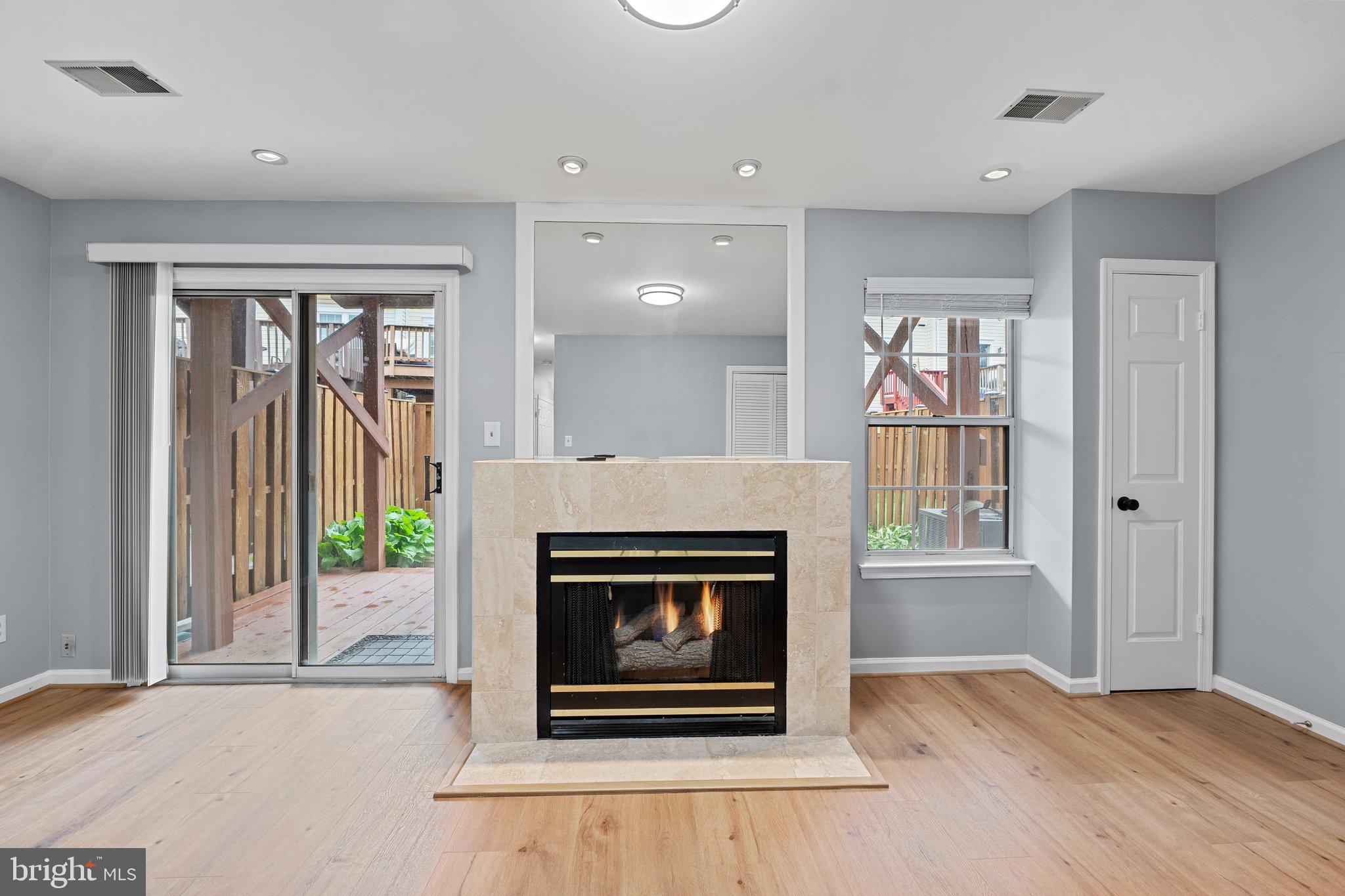 MANCHESTER LAKES - Residential Lease