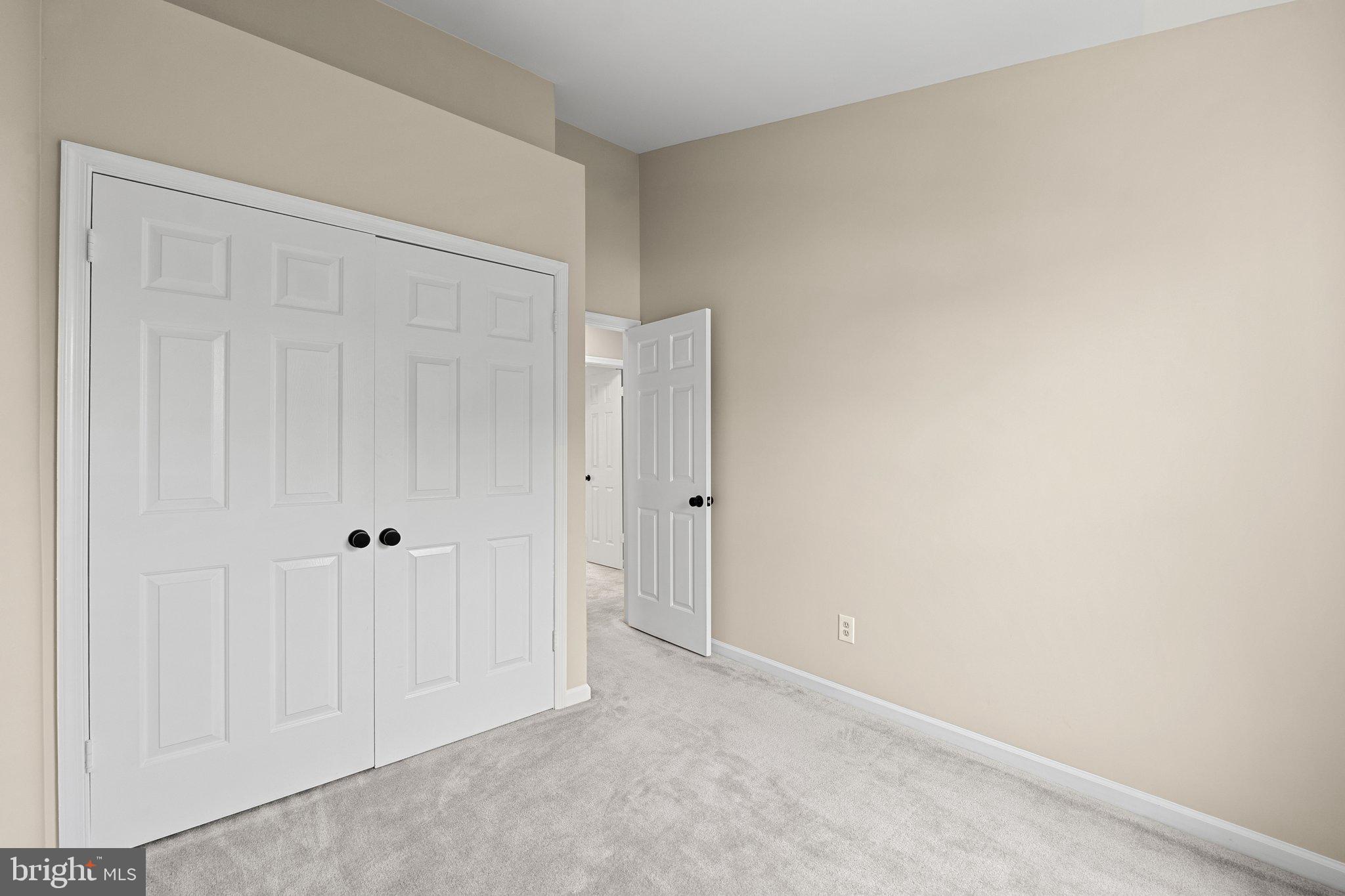 MANCHESTER LAKES - Residential Lease