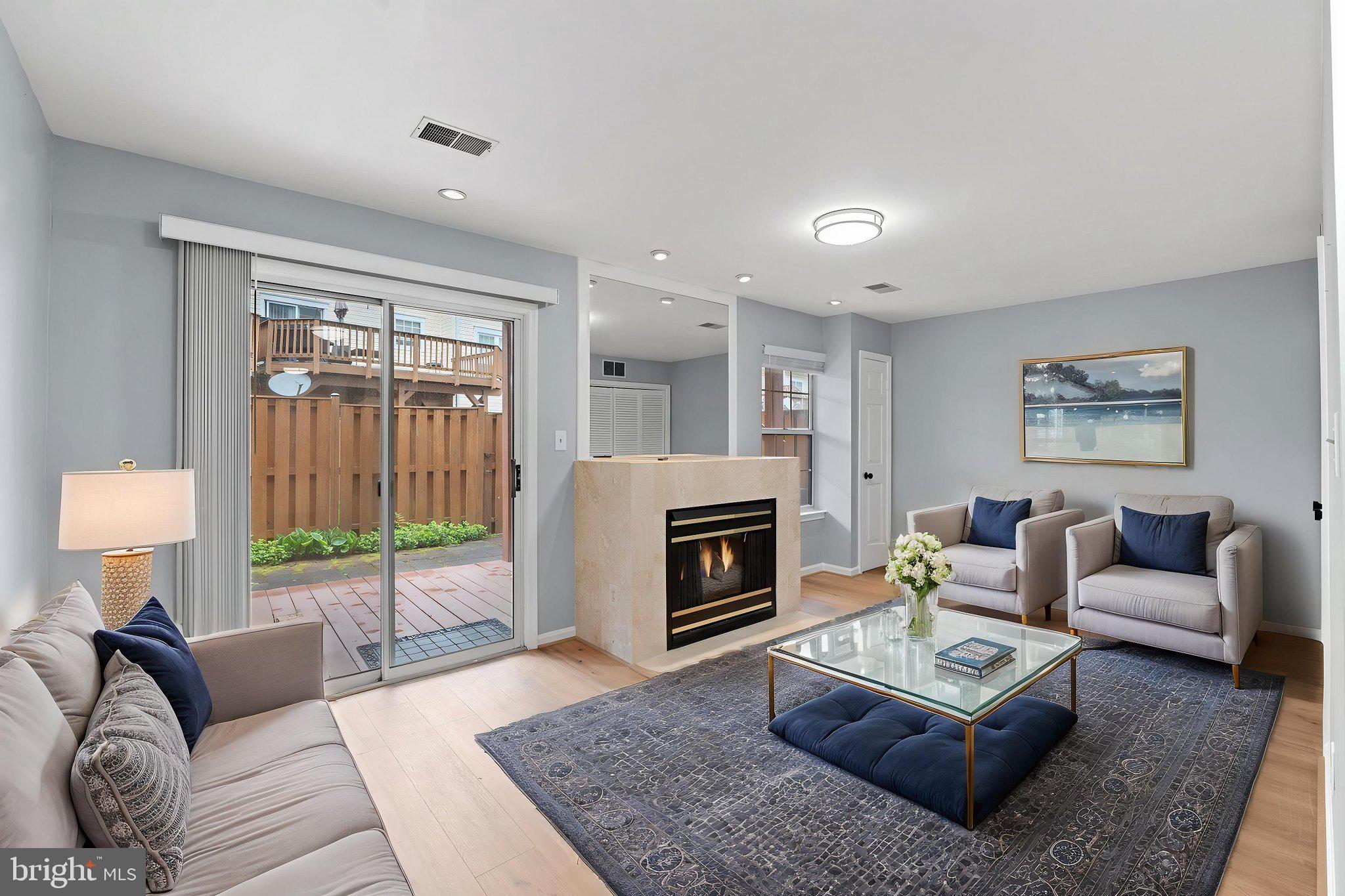 MANCHESTER LAKES - Residential Lease