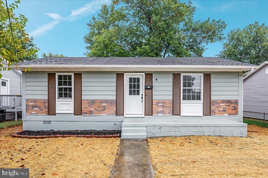 Beautiful remodeled home, with granite counters, a remodeled bath, new flooring, HVAC and more!  Situated in the heart of Front Royal an with easy access to 66 and 340/522, almost everything is new and ready for immediate move-in.  Outside theres a spacious fenced backyard and deck.  Inside you'll find a cozy space with an open kitchen, bright natural light, and incredibly low utility bills.  Owner licensed RE agent.