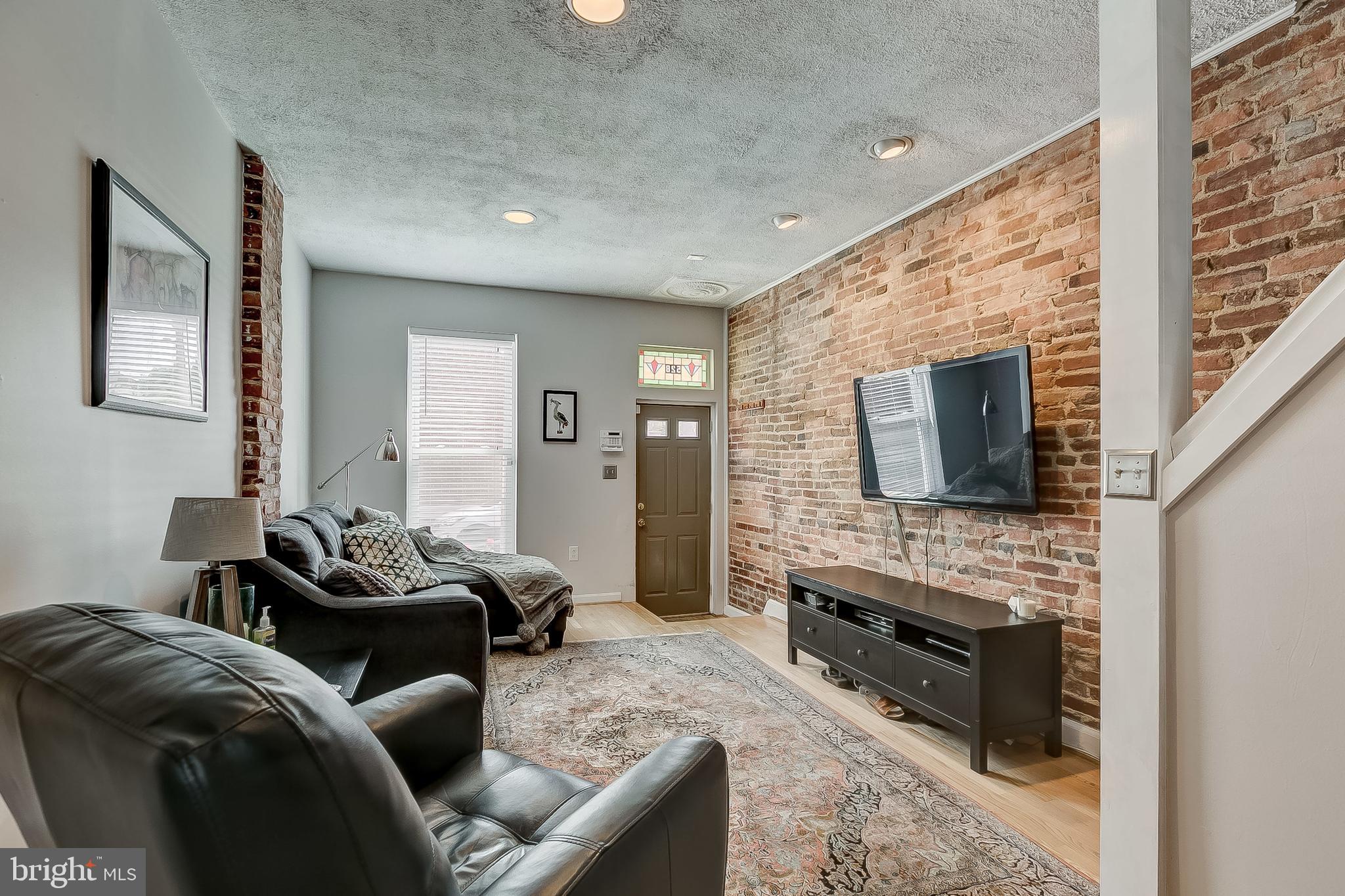 528 S STREEPER STREET