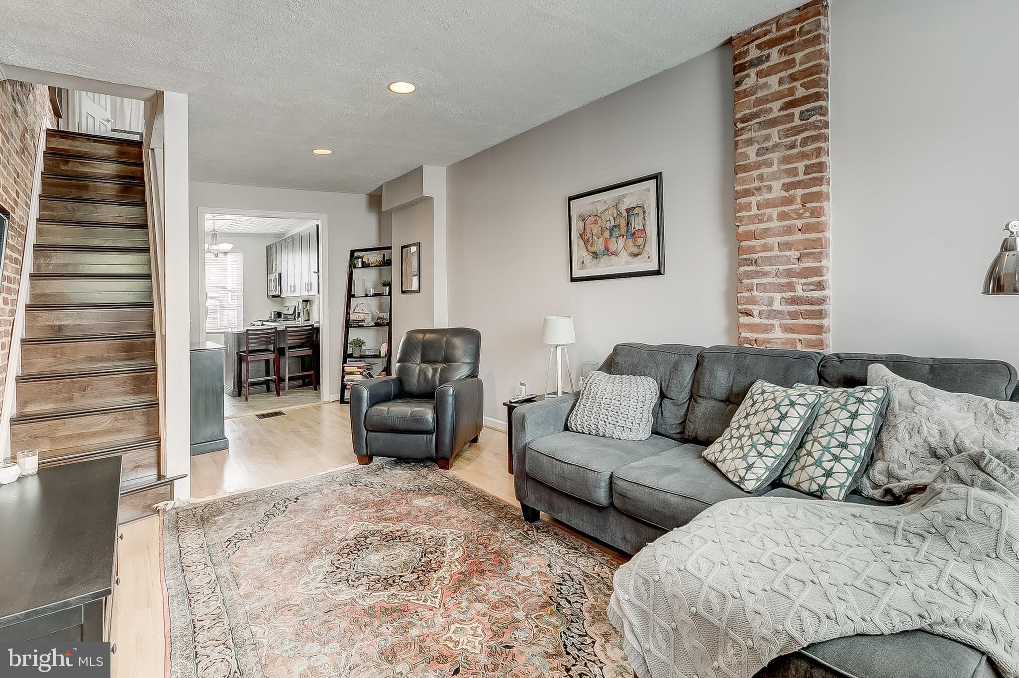 528 S STREEPER STREET