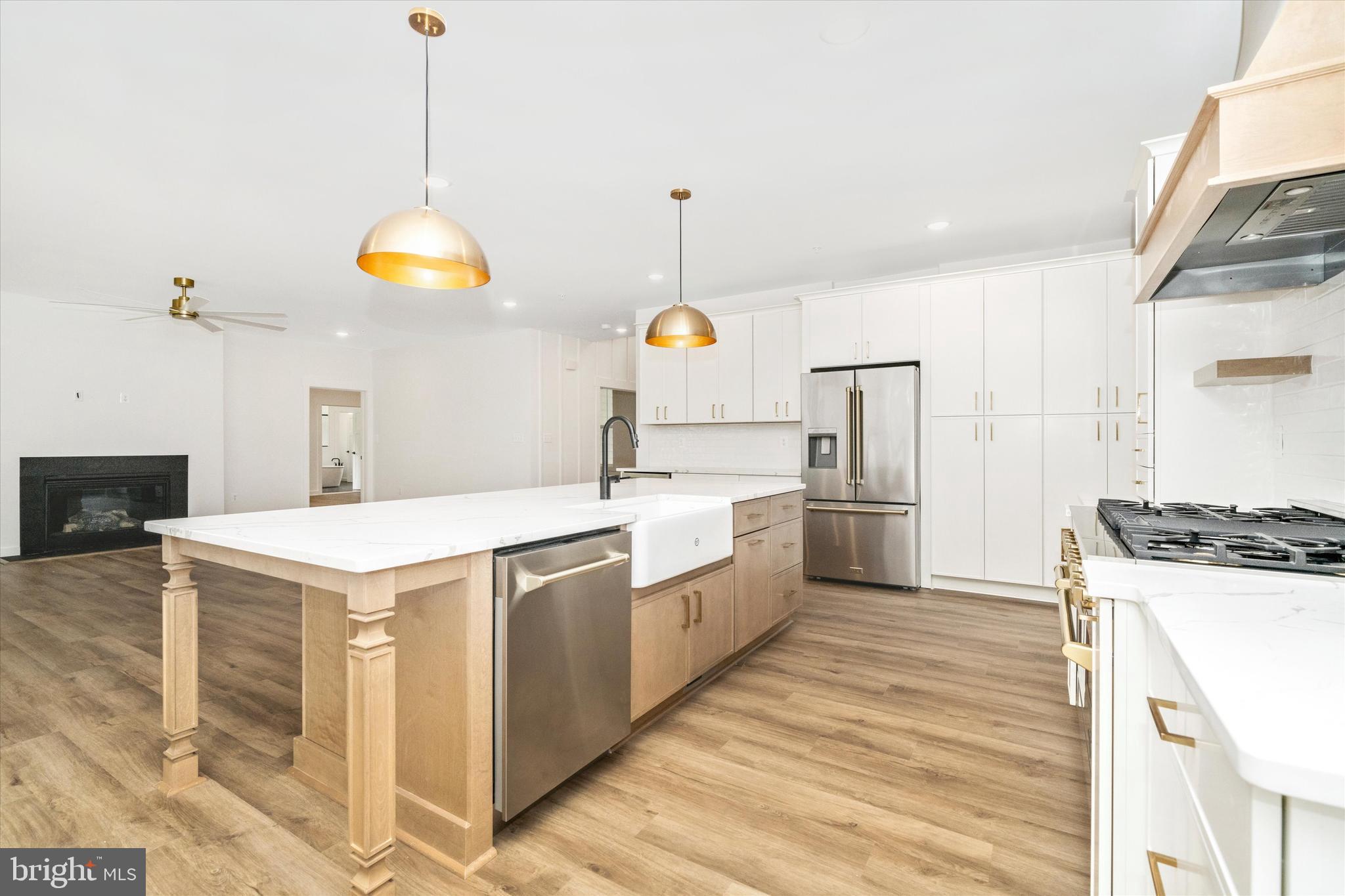 MEADOWBROOK VILLAGE - Residential