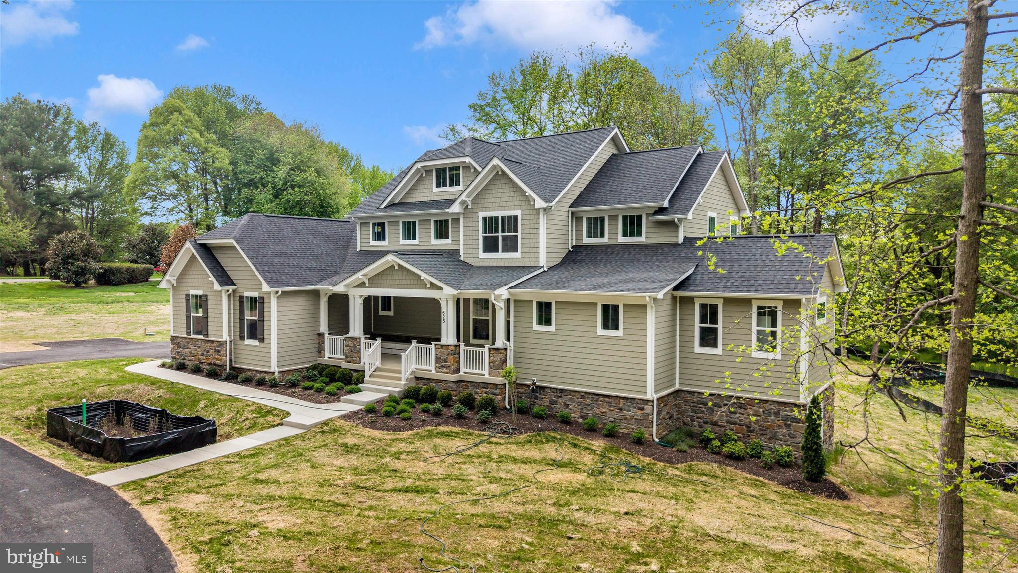 MEADOWBROOK VILLAGE - Residential