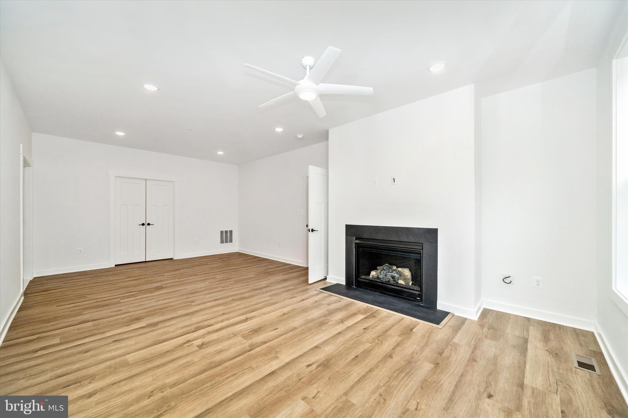MEADOWBROOK VILLAGE - Residential