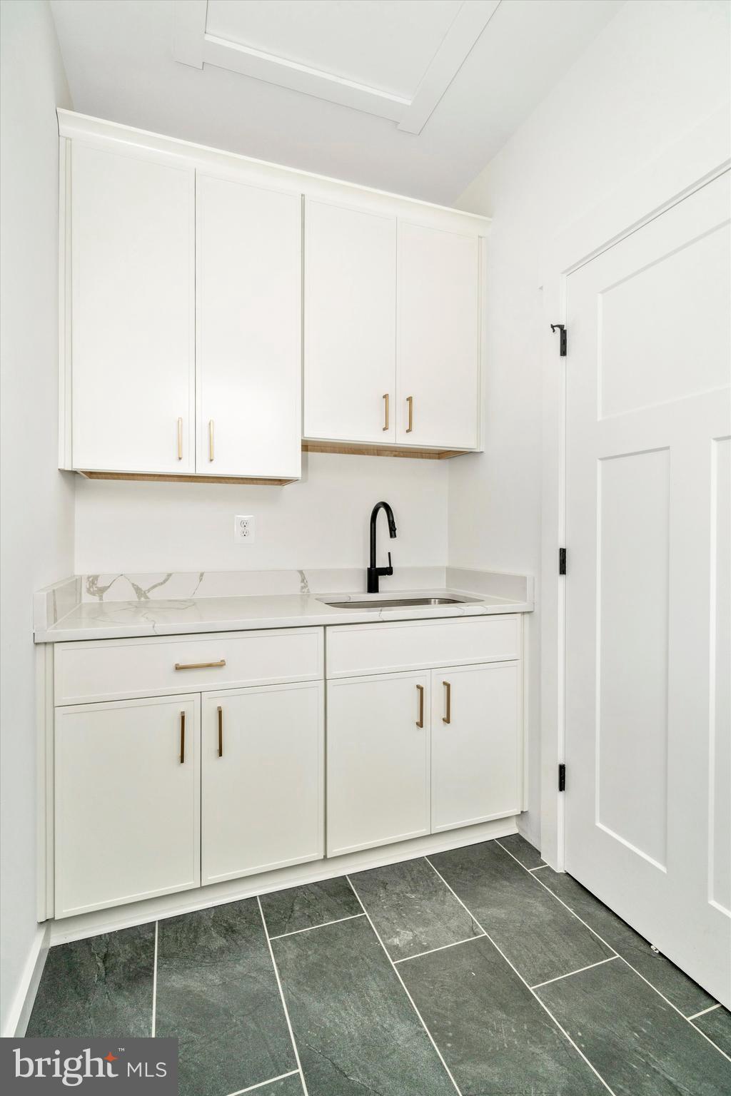 MEADOWBROOK VILLAGE - Residential
