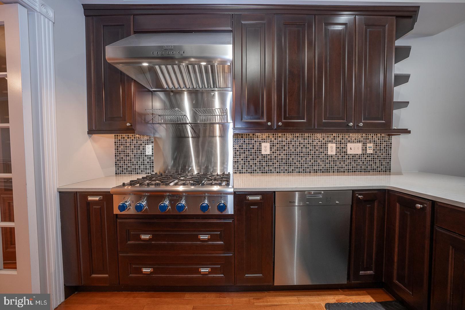 SOCIETY HILL - Residential