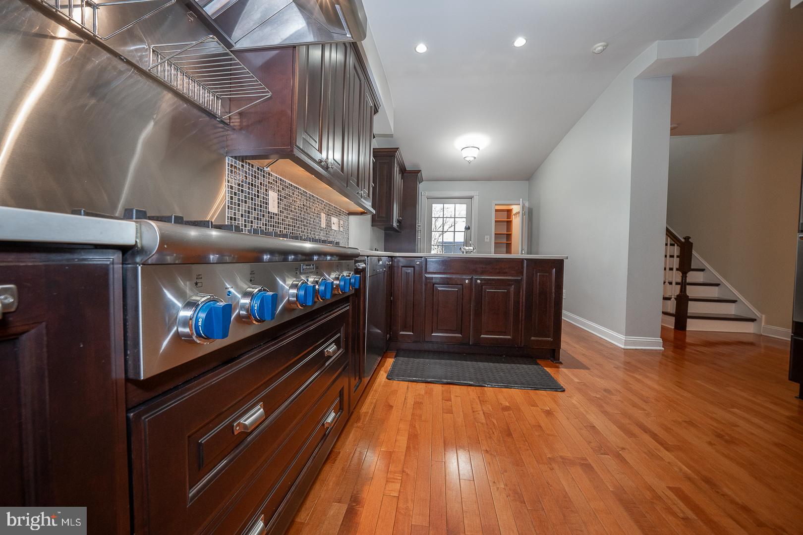 SOCIETY HILL - Residential