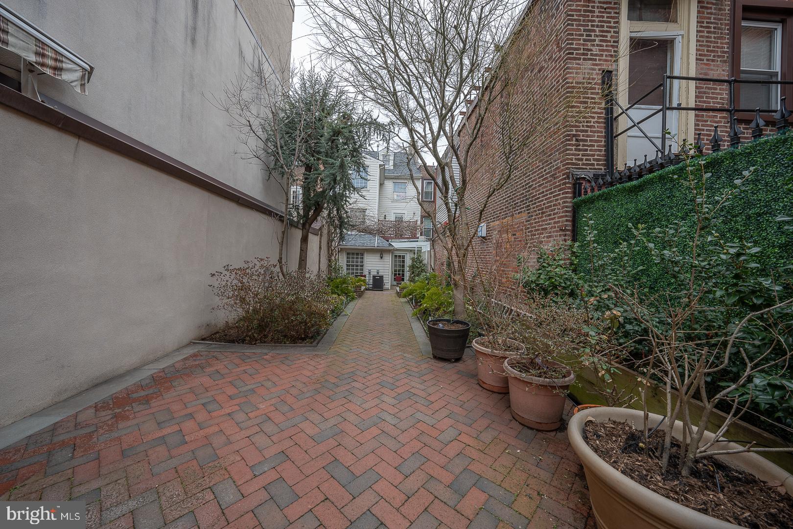 SOCIETY HILL - Residential