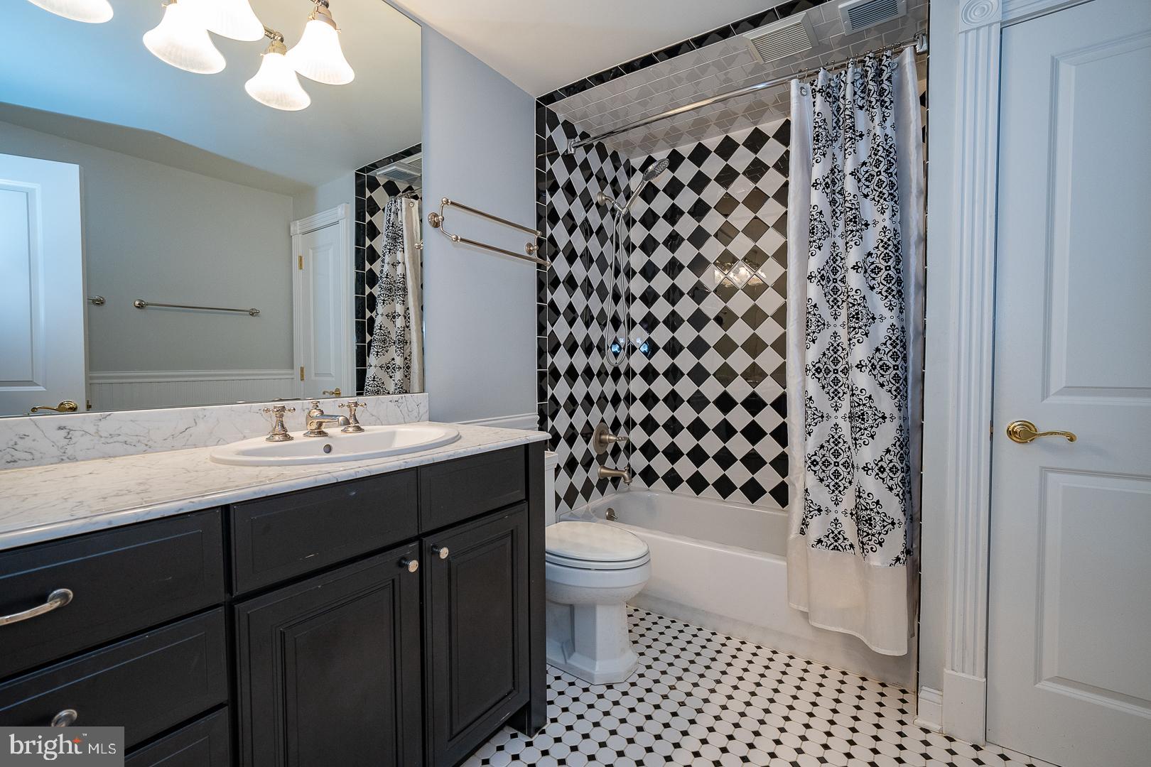 SOCIETY HILL - Residential