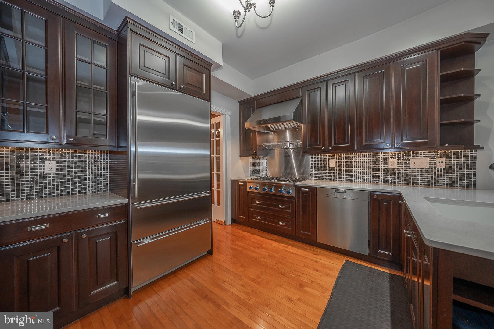 SOCIETY HILL - Residential