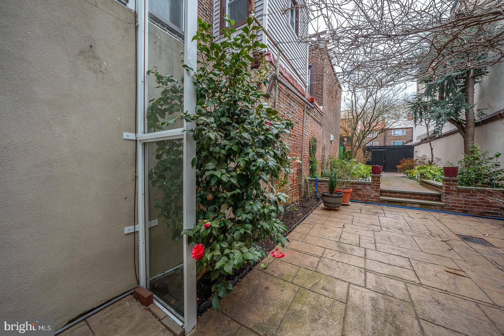 SOCIETY HILL - Residential